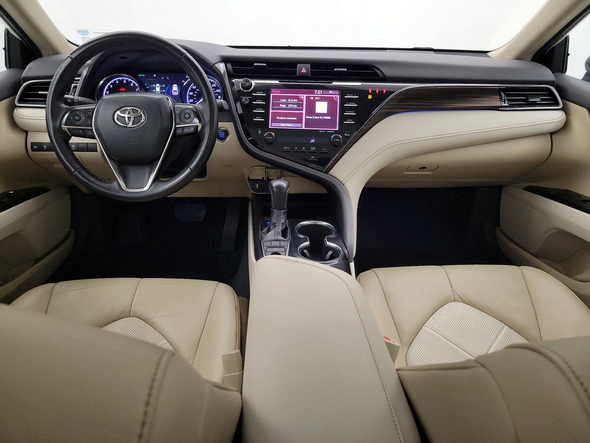 Thumbnail: 2019 Toyota Camry - 9