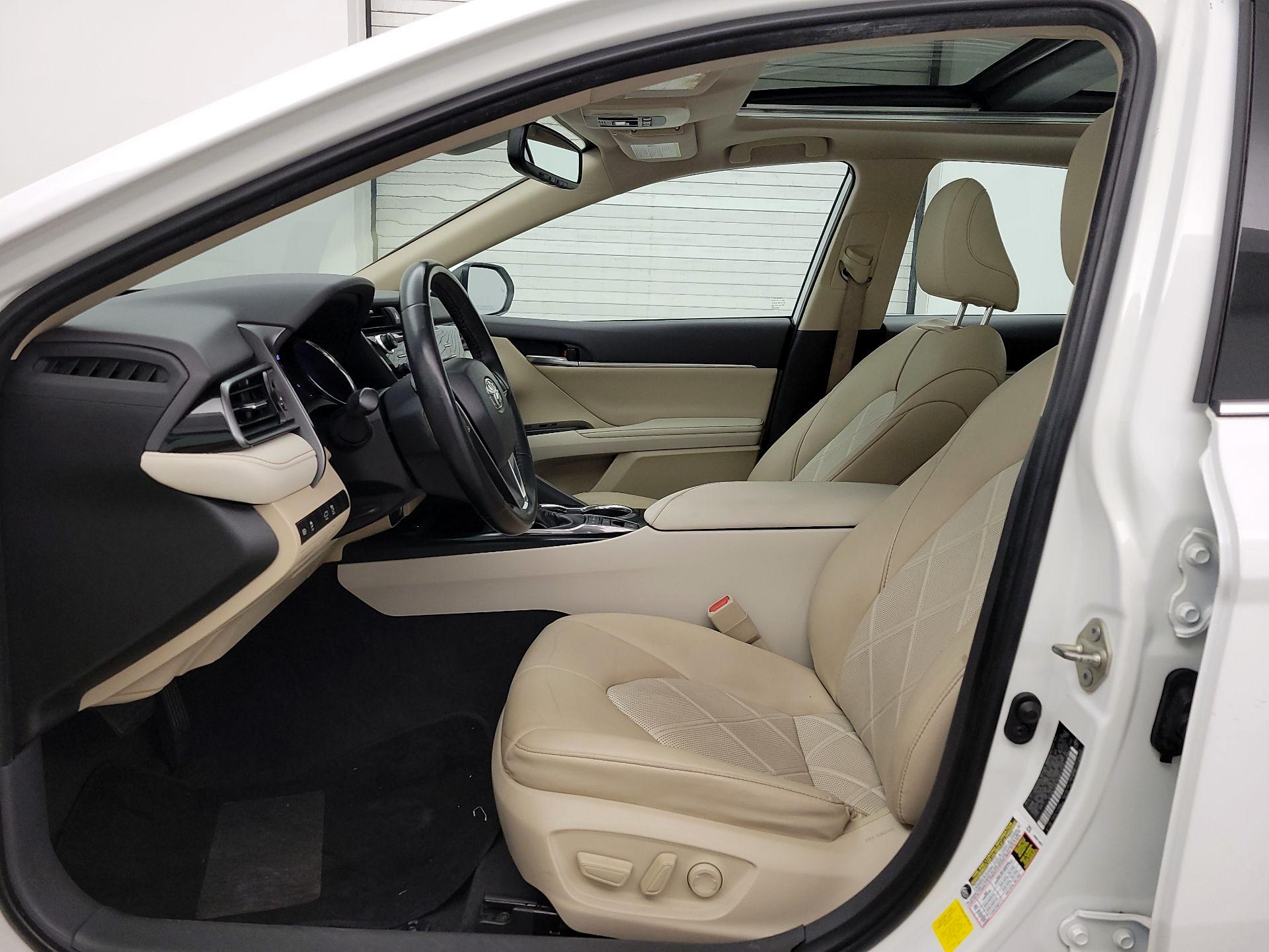 Thumbnail: 2019 Toyota Camry - 11