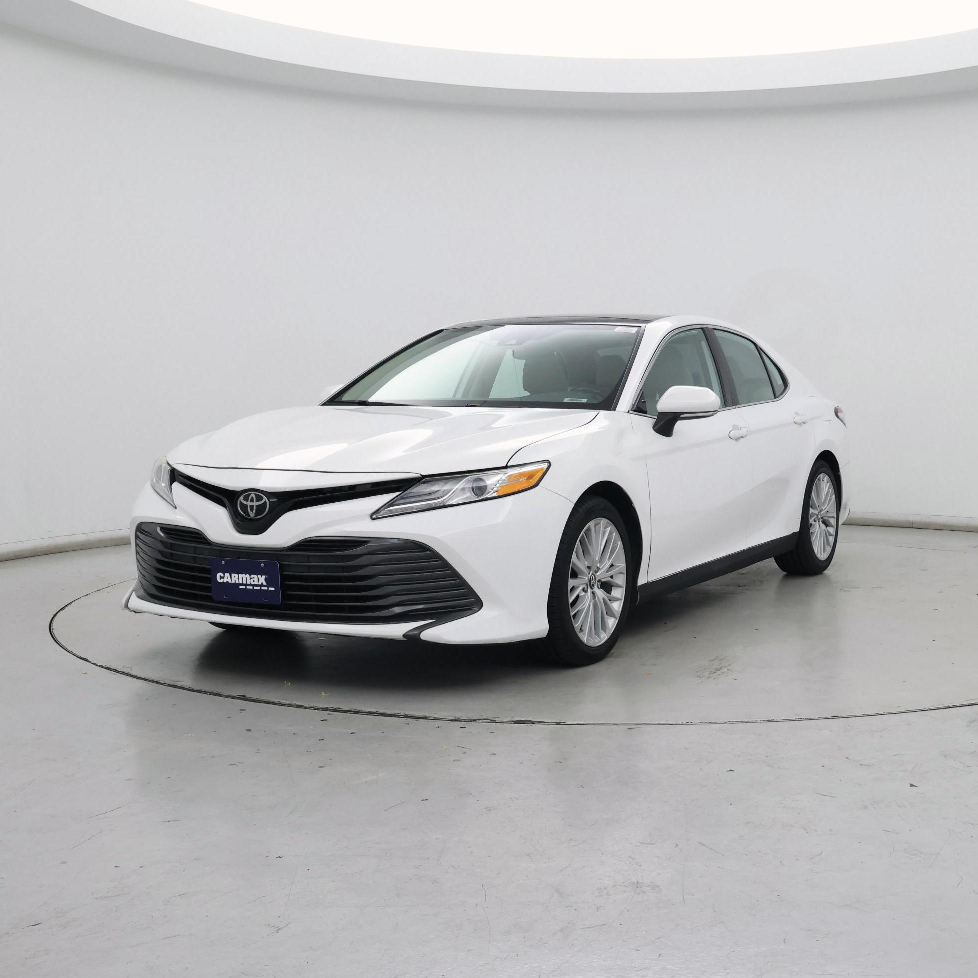 Thumbnail: 2019 Toyota Camry - 4