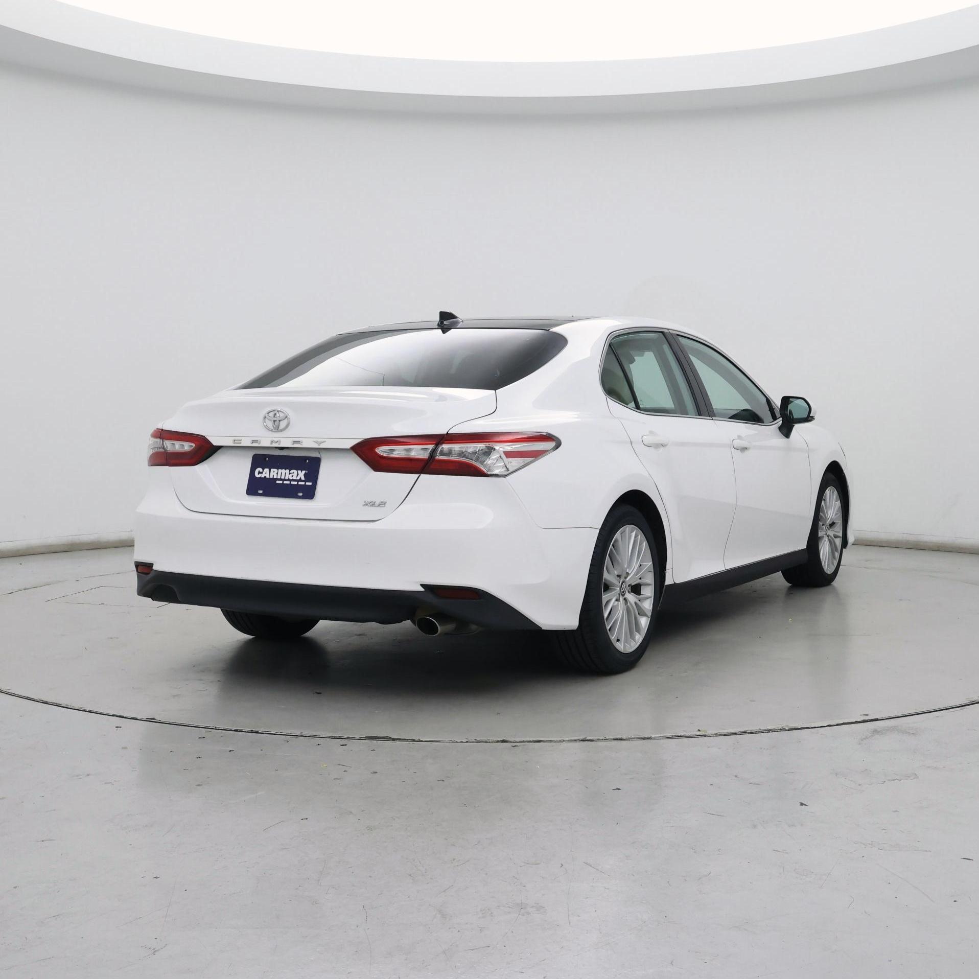 Thumbnail: 2019 Toyota Camry - 8