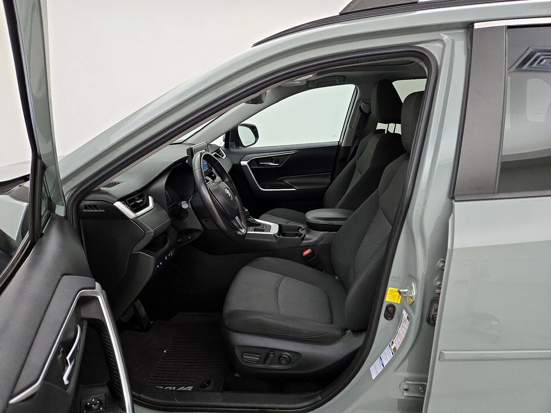 Thumbnail: 2021 Toyota RAV4 - 11