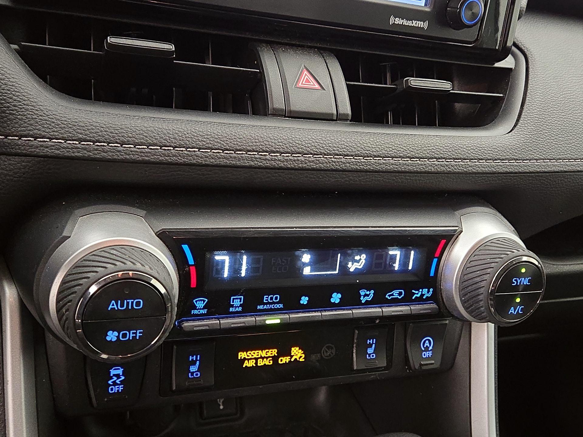 Thumbnail: 2021 Toyota RAV4 - 15