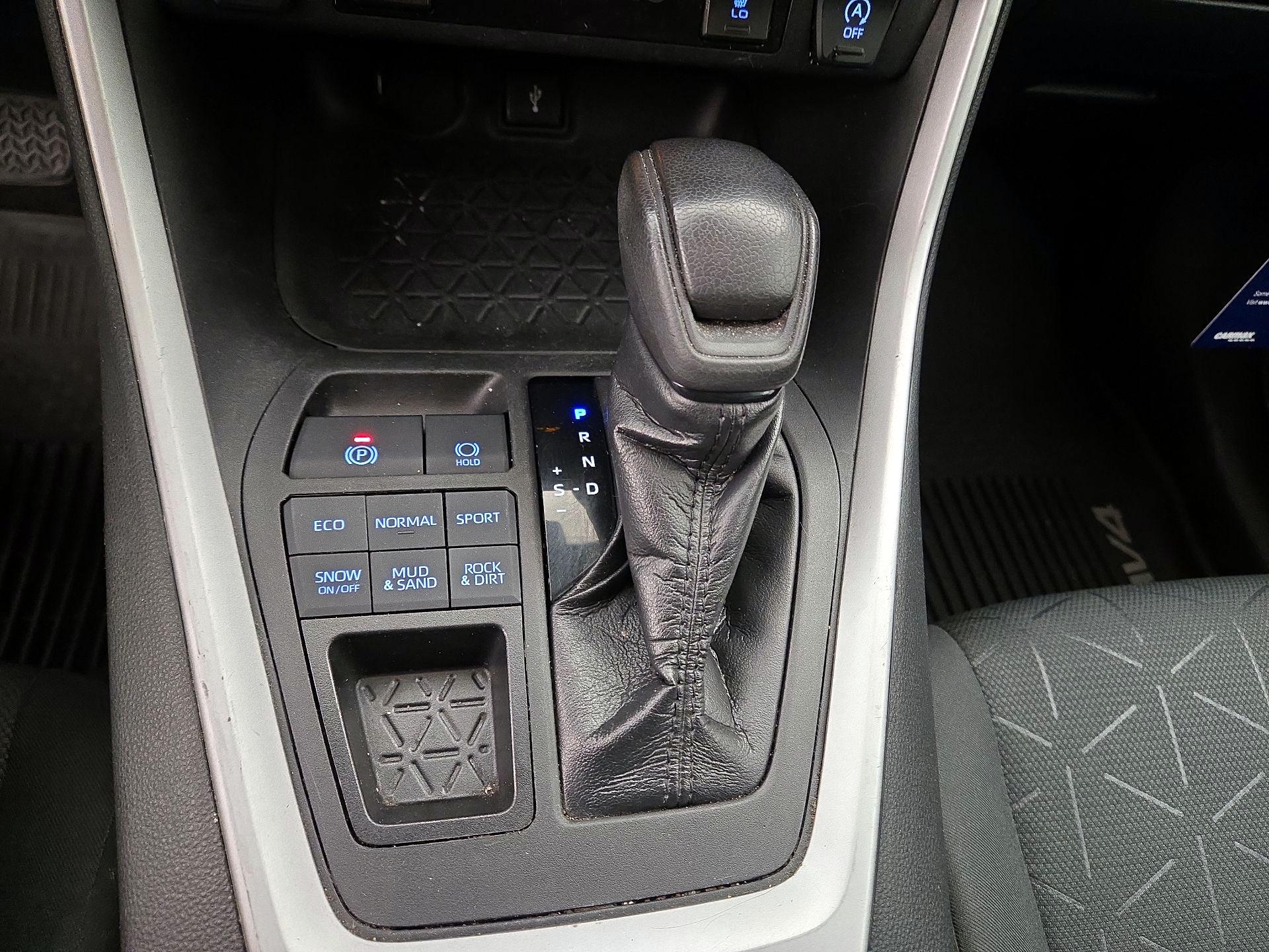 Thumbnail: 2021 Toyota RAV4 - 16