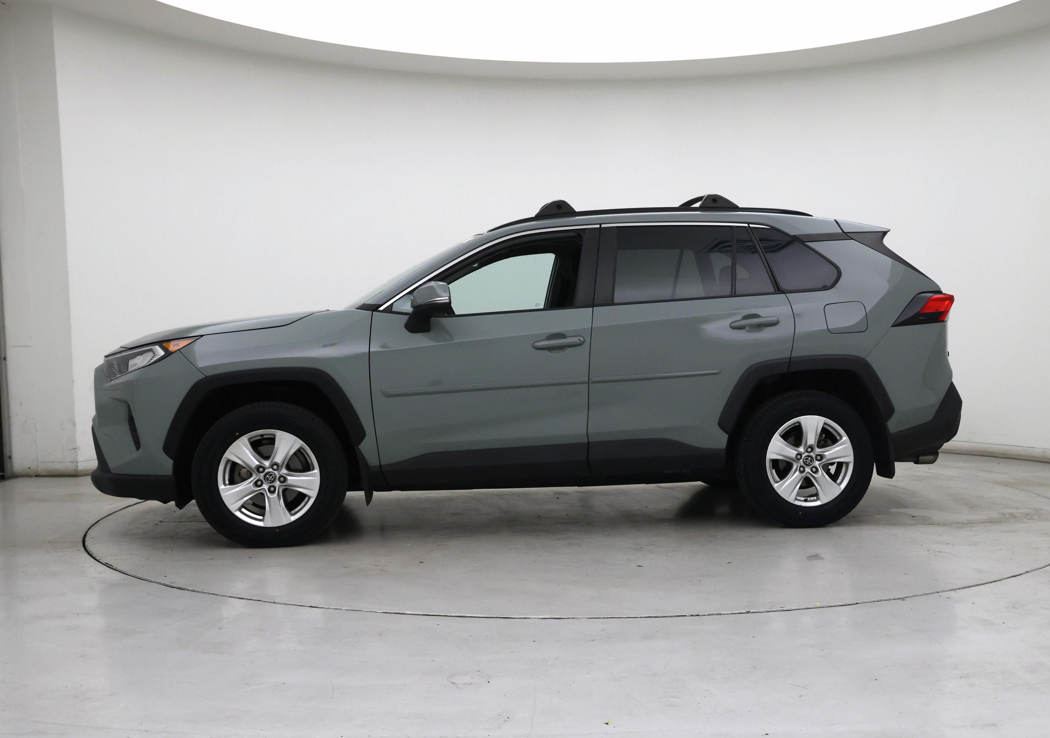 Thumbnail: 2021 Toyota RAV4 - 3