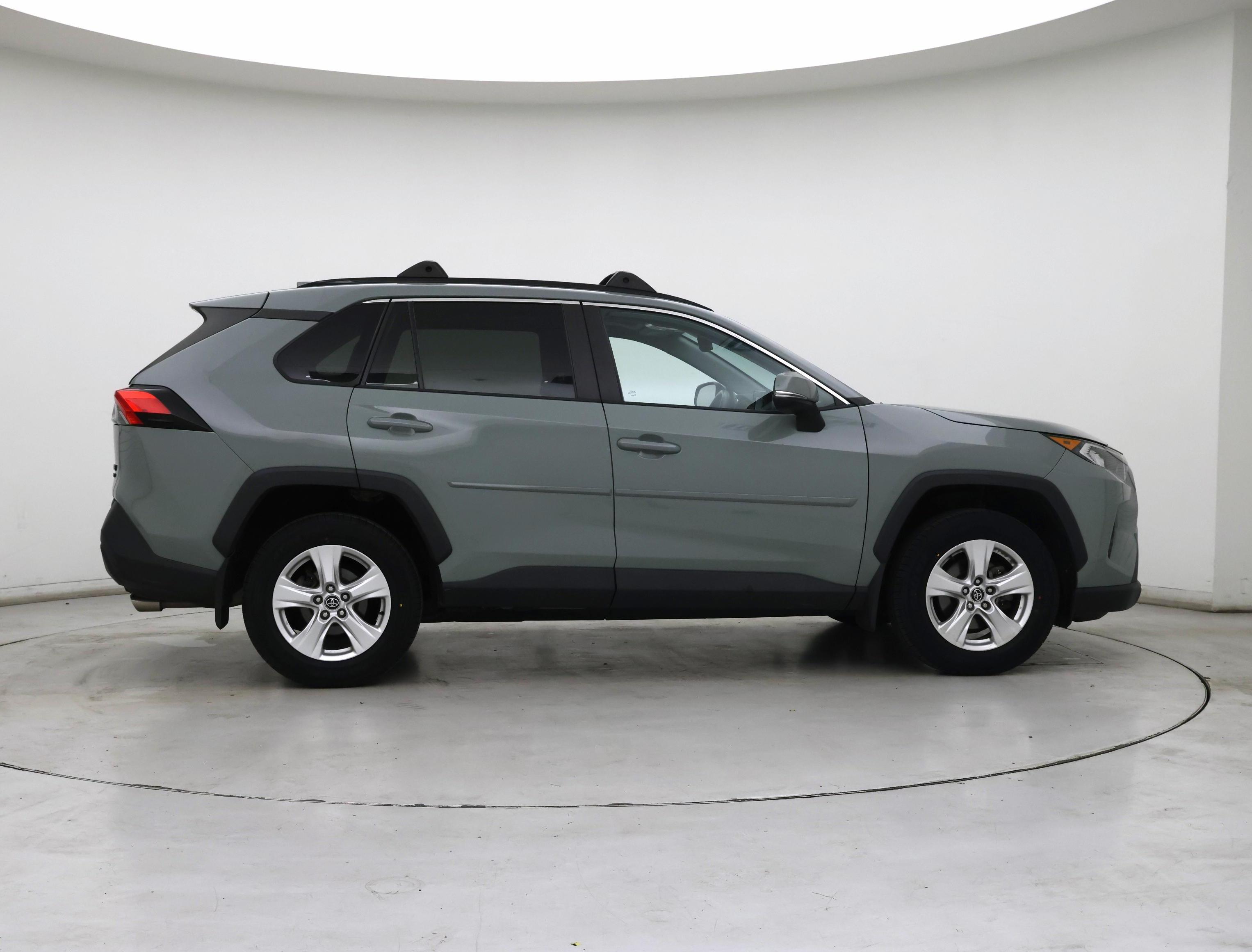 Thumbnail: 2021 Toyota RAV4 - 7