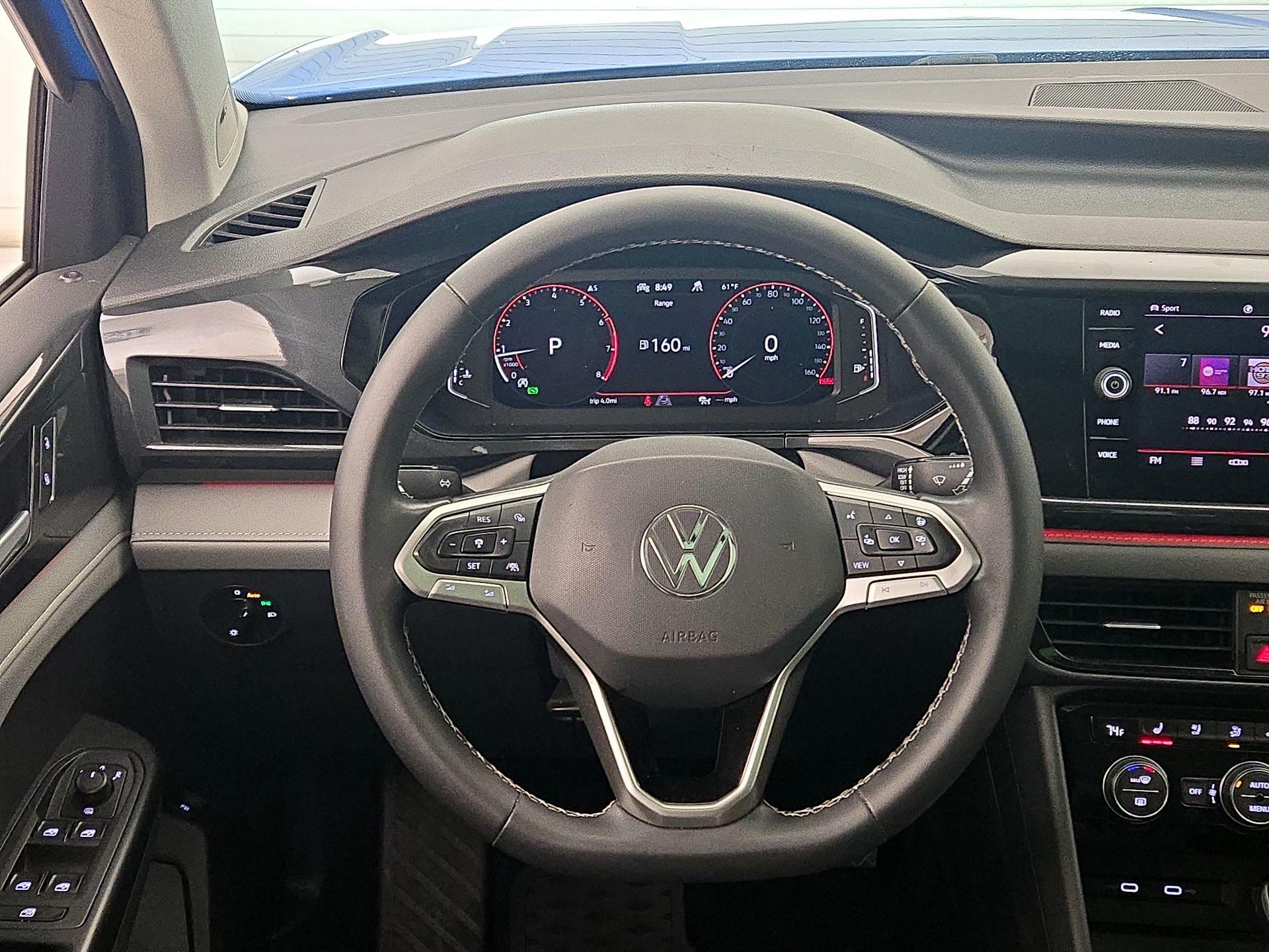 Thumbnail: 2022 Volkswagen Taos - 10