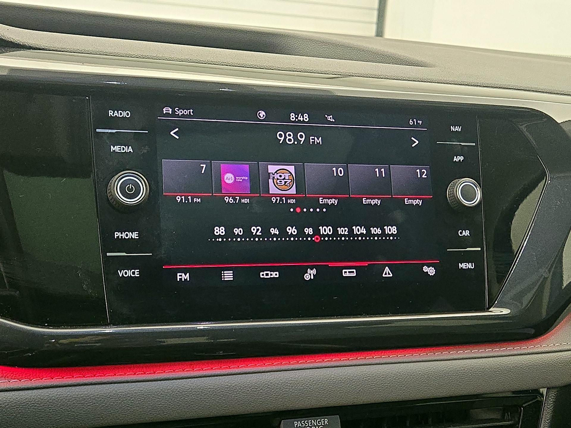 Thumbnail: 2022 Volkswagen Taos - 15