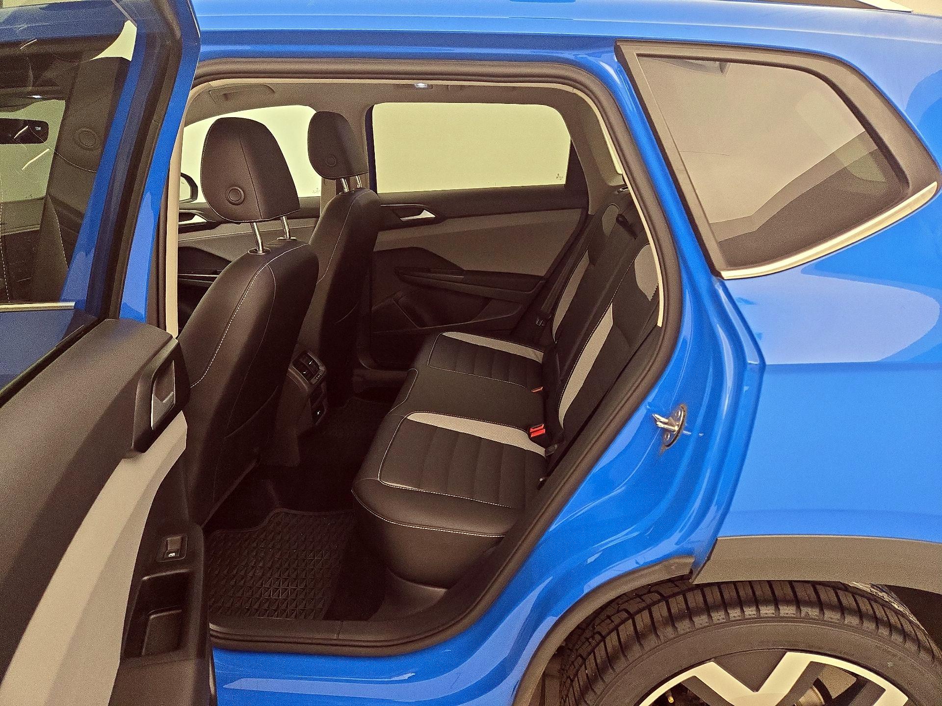 Thumbnail: 2022 Volkswagen Taos - 18