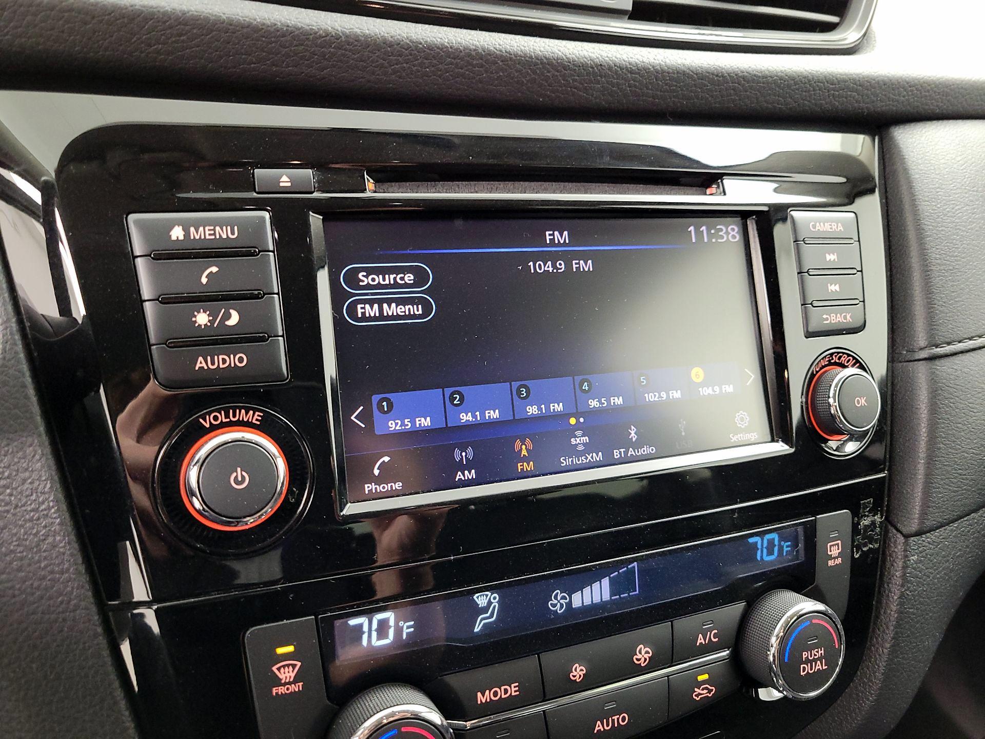 Thumbnail: 2018 Nissan Rogue - 15