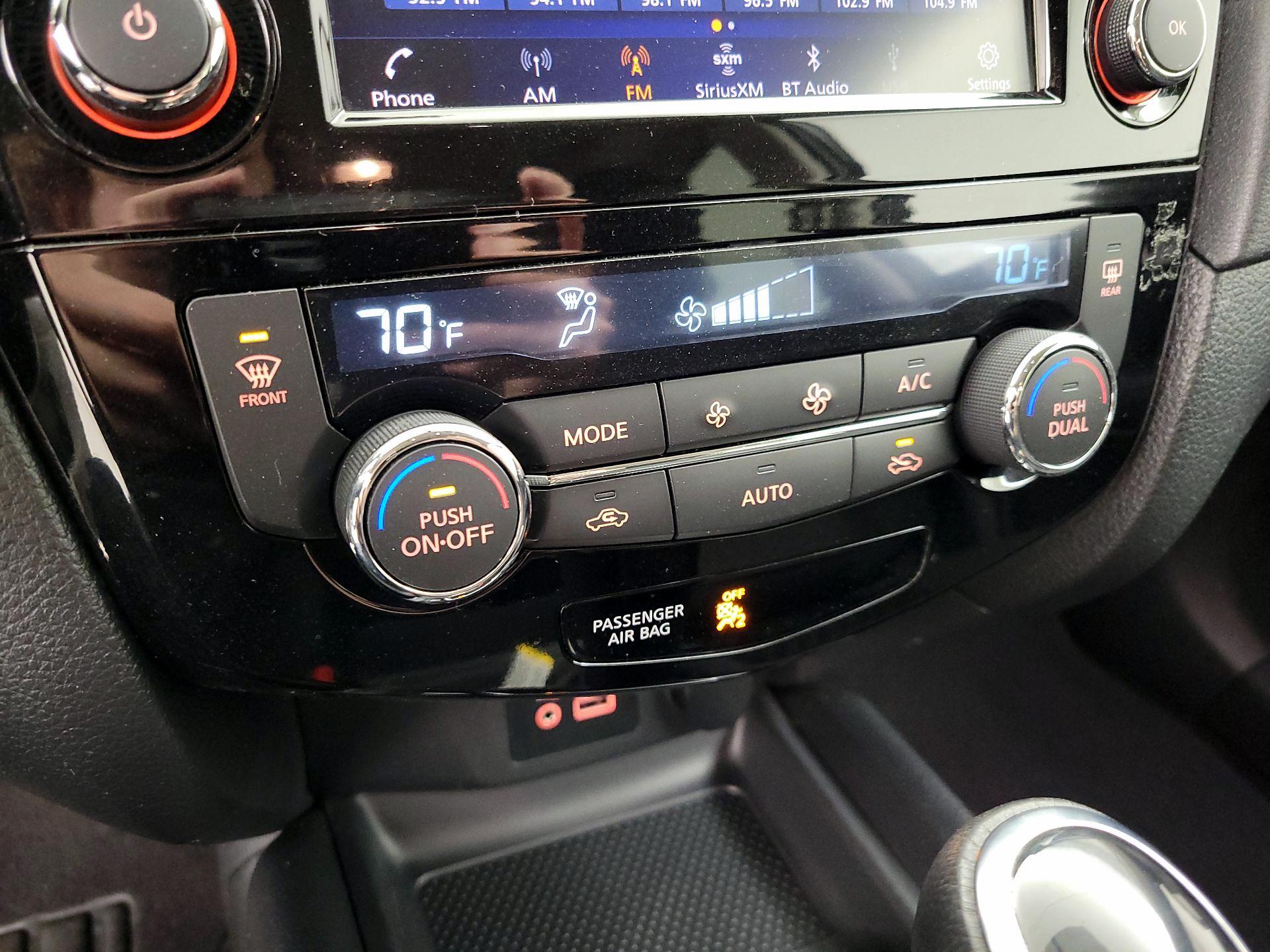 Thumbnail: 2018 Nissan Rogue - 16