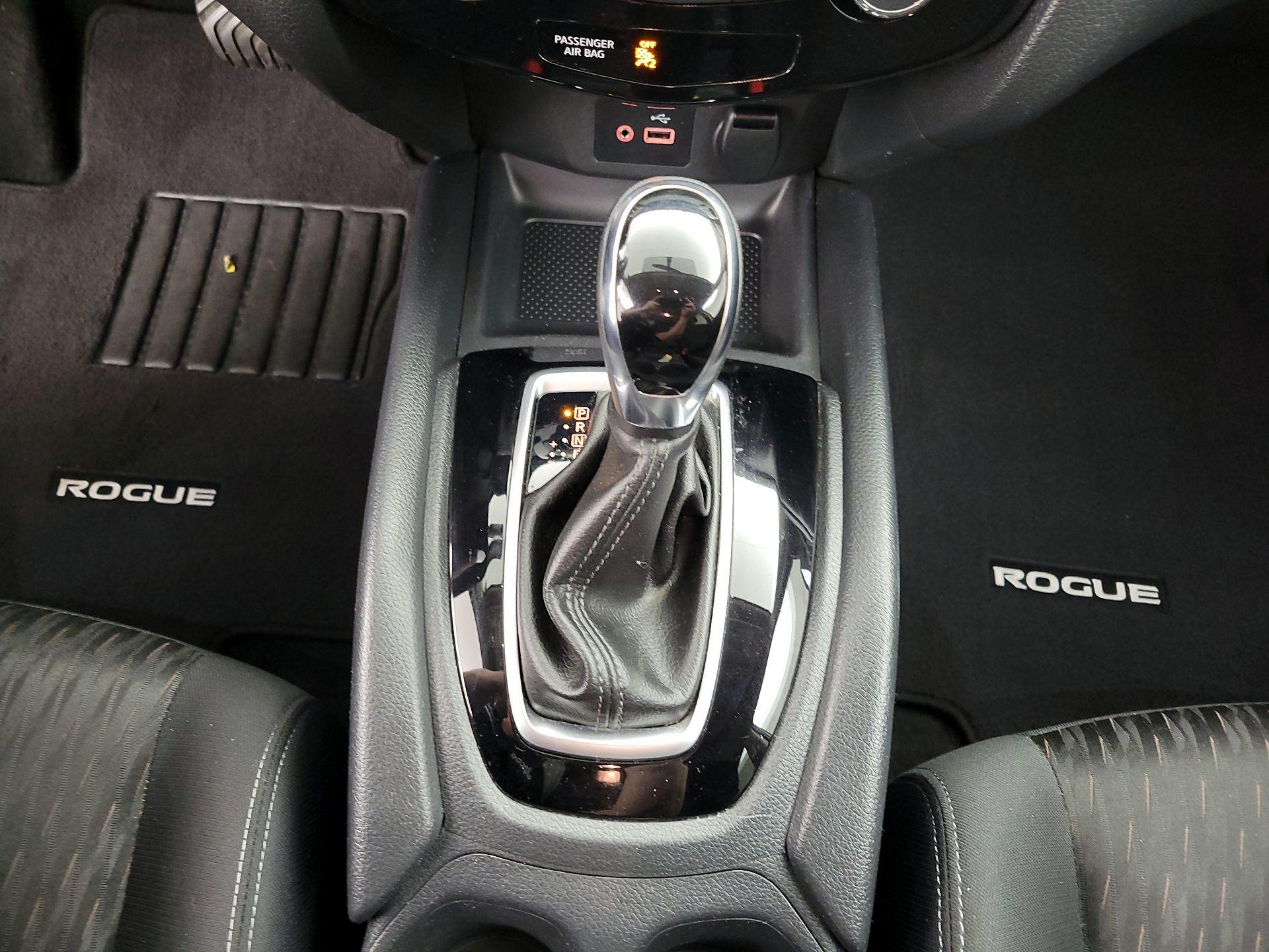 Thumbnail: 2018 Nissan Rogue - 17