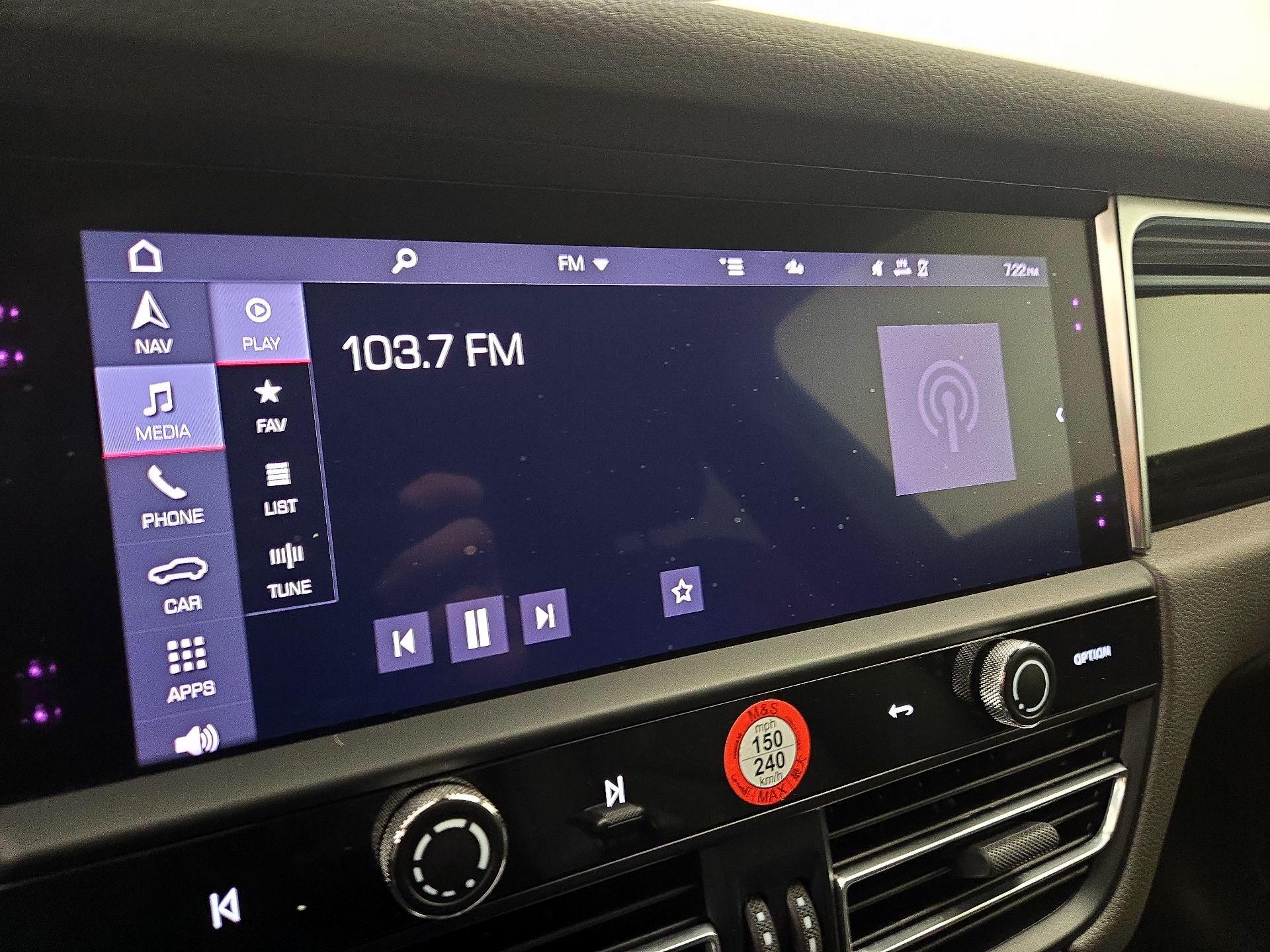 Thumbnail: 2023 Porsche Macan - 15