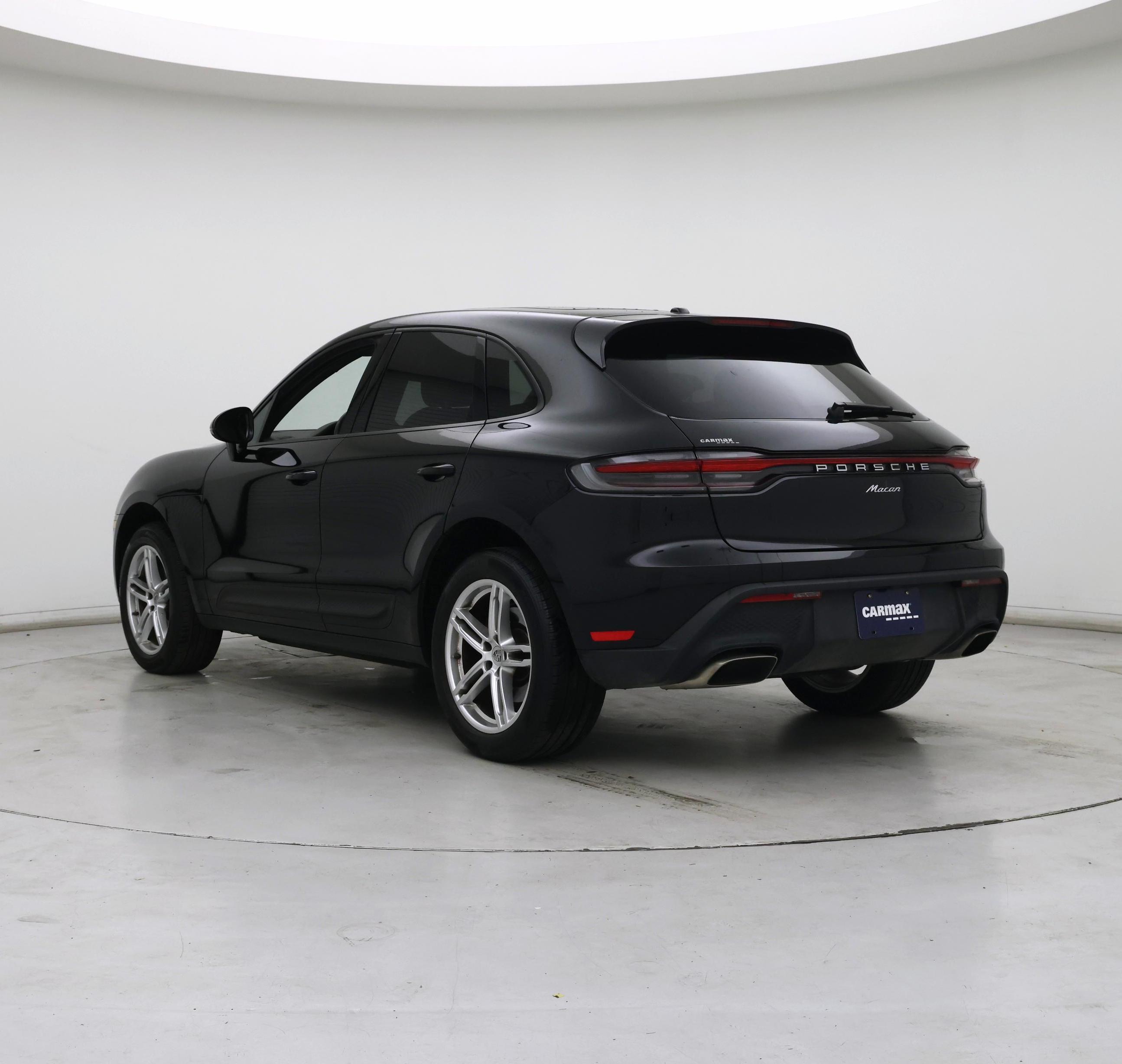 Thumbnail: 2023 Porsche Macan - 2