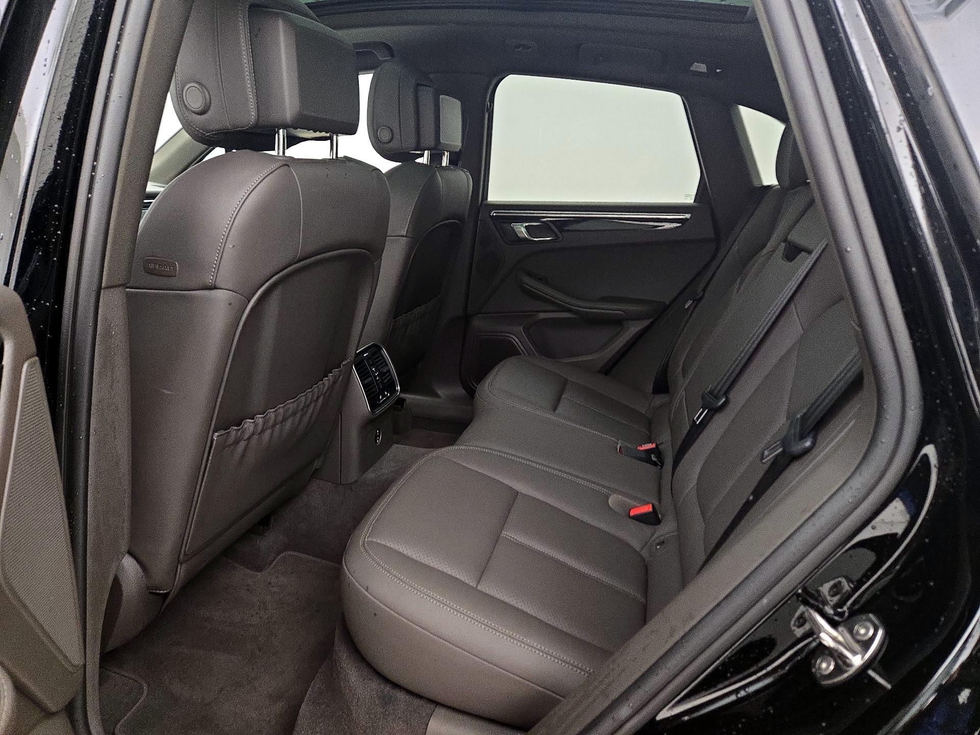 Thumbnail: 2023 Porsche Macan - 19