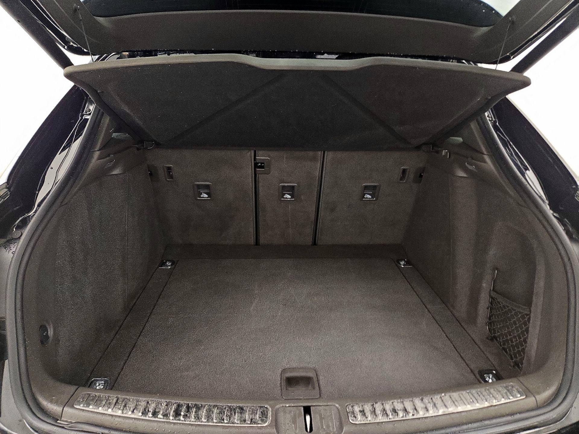 Thumbnail: 2023 Porsche Macan - 20