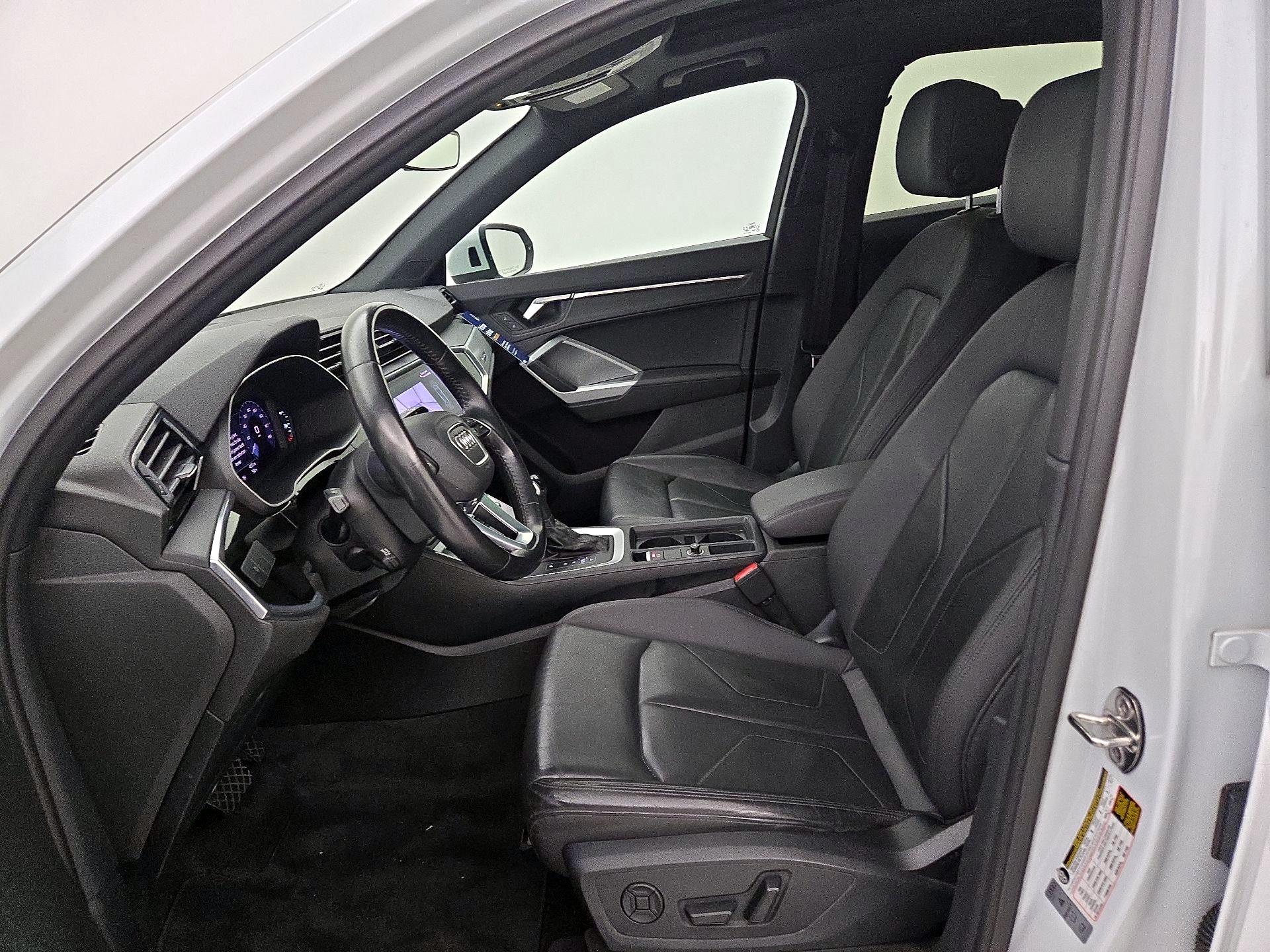 Thumbnail: 2020 Audi Q3 - 11