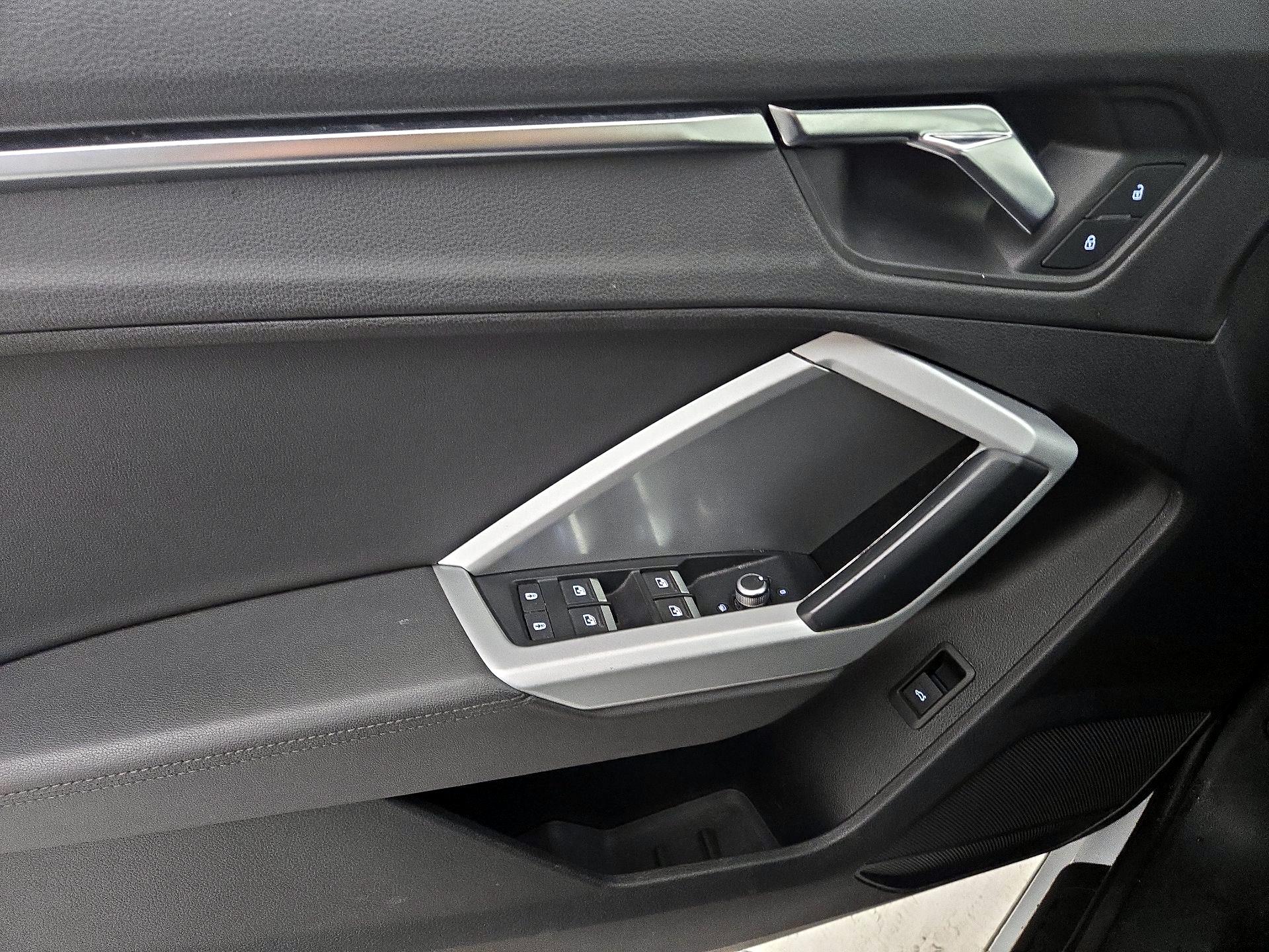 Thumbnail: 2020 Audi Q3 - 12