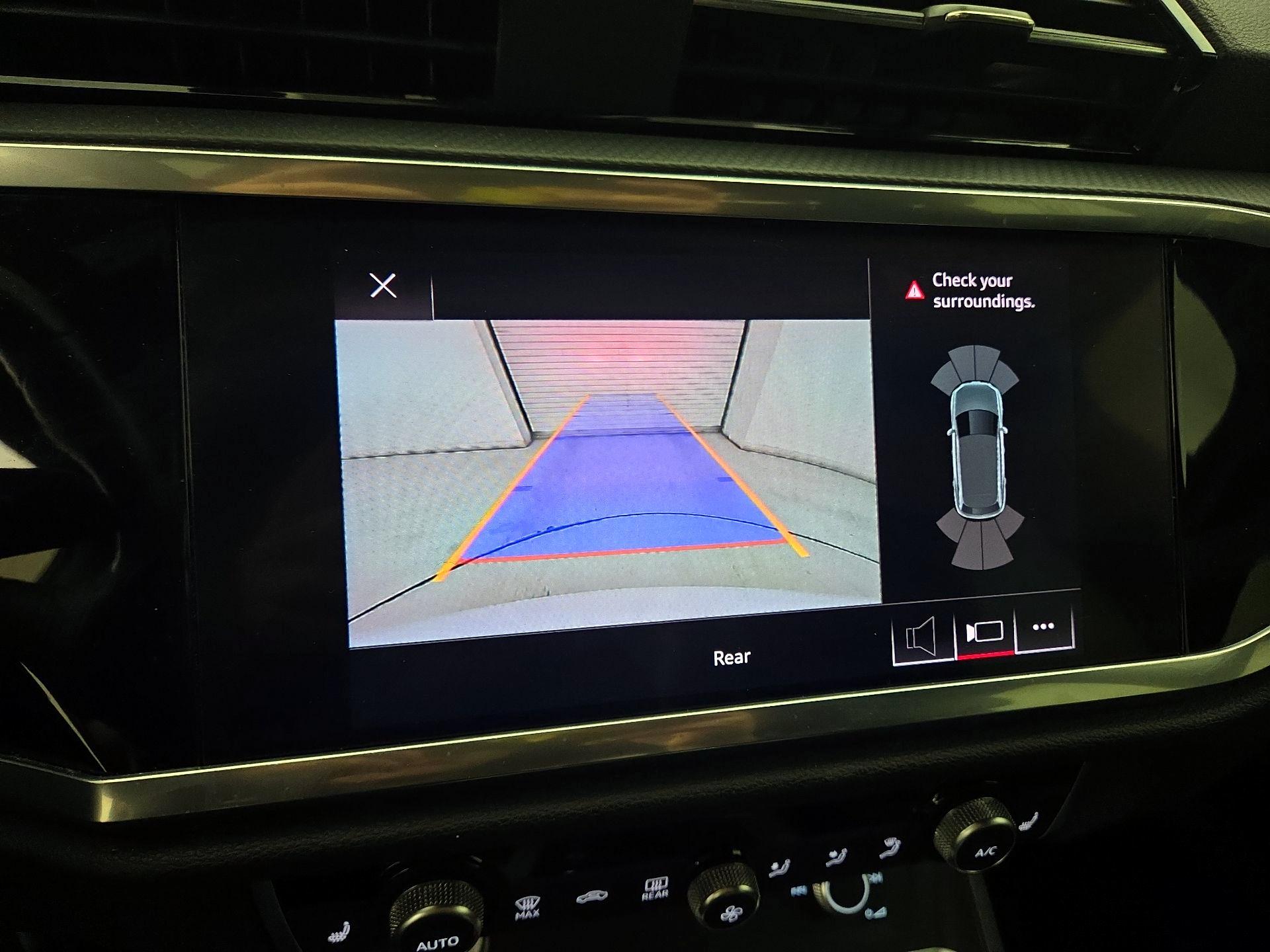 Thumbnail: 2020 Audi Q3 - 14