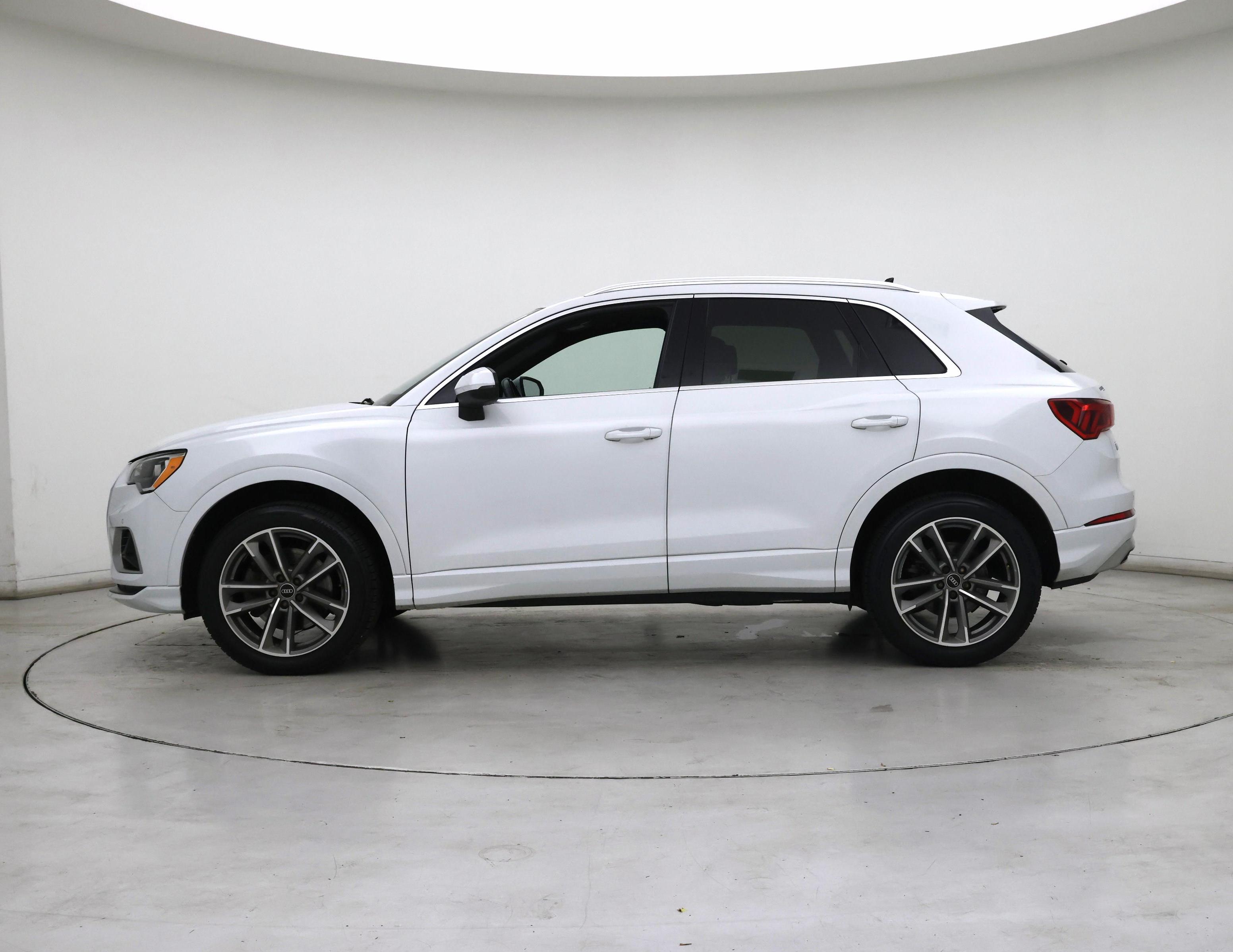 Thumbnail: 2020 Audi Q3 - 3