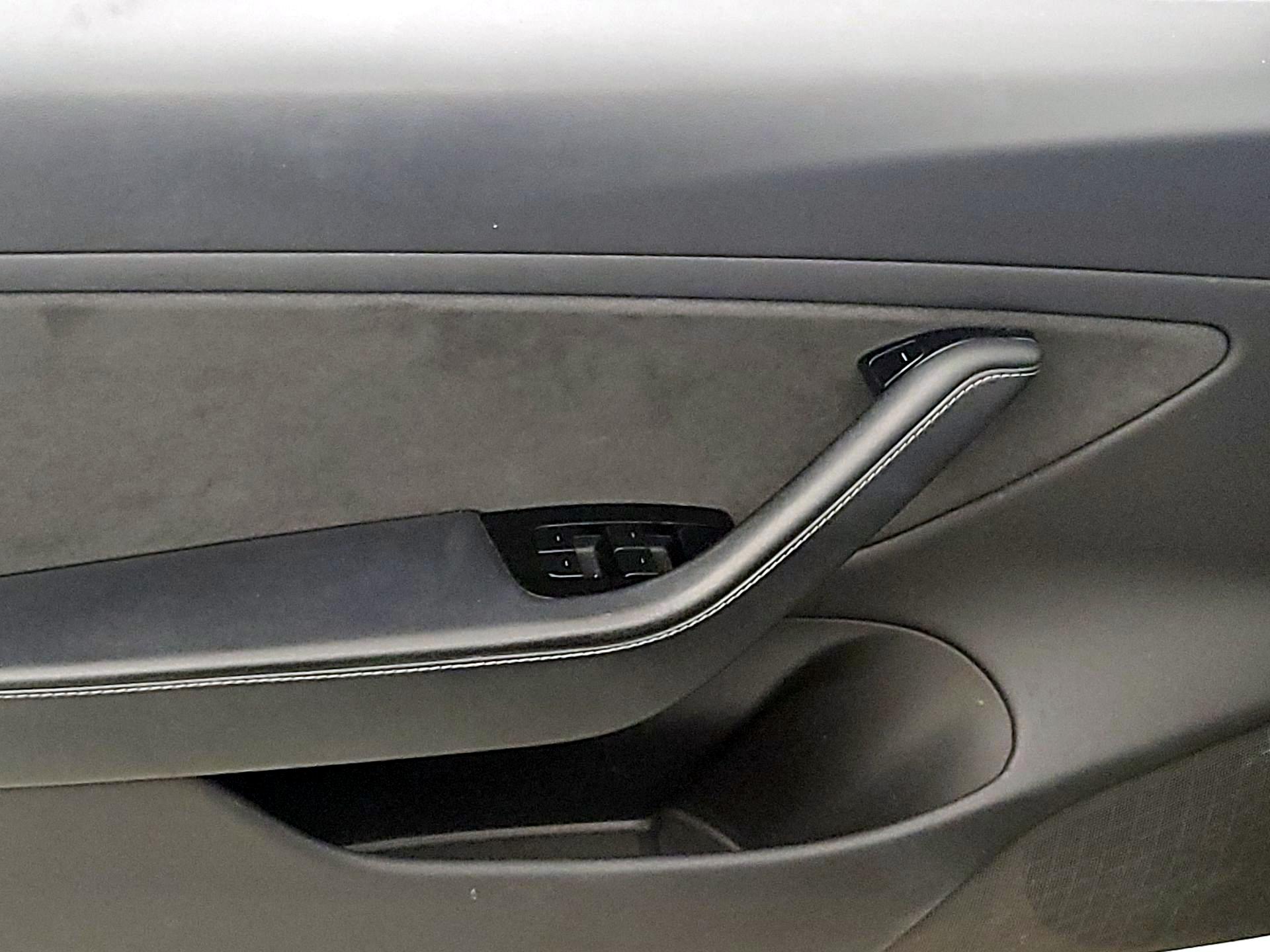 Thumbnail: 2020 Tesla Model 3 - 12