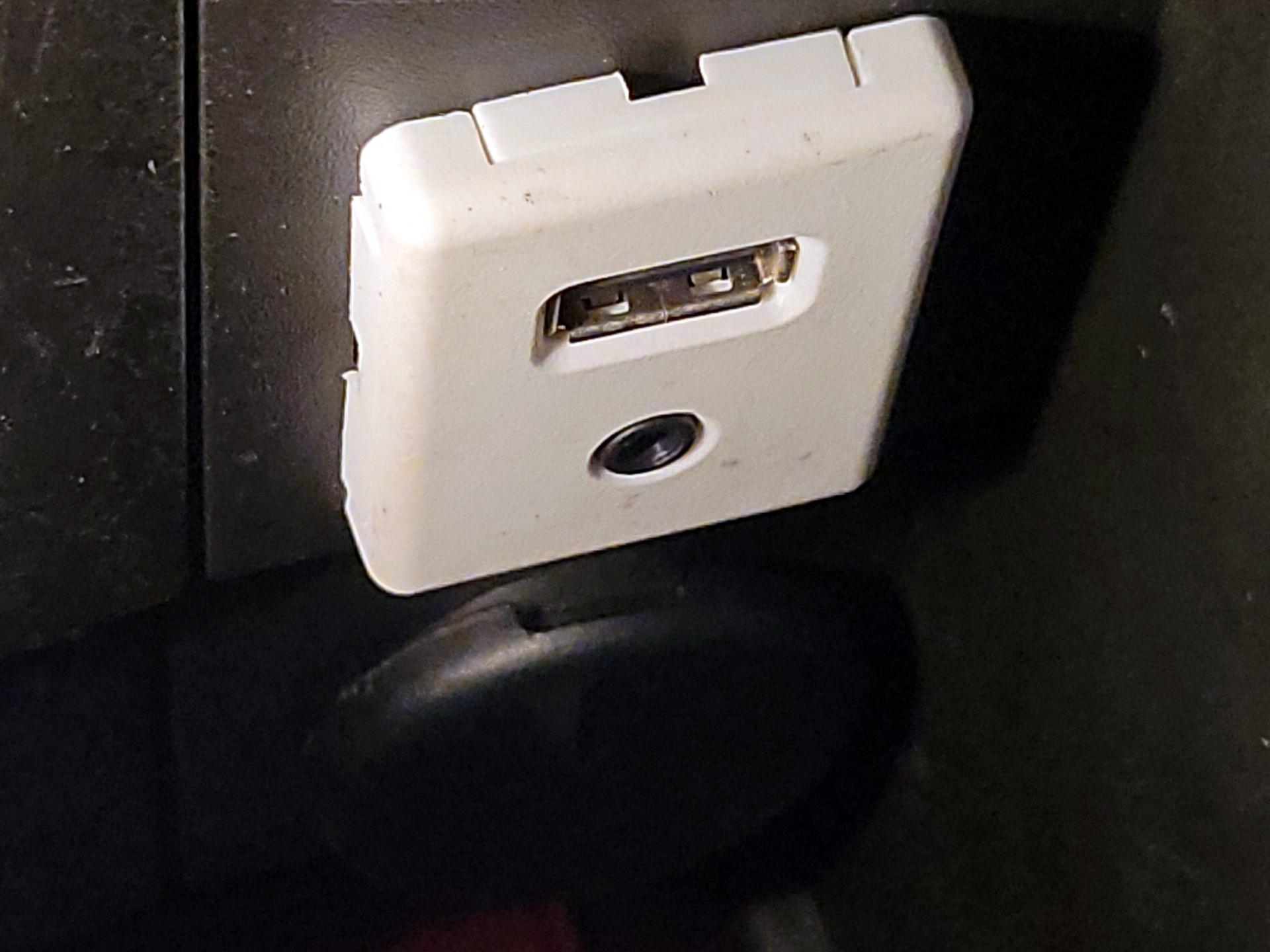 Thumbnail: 2015 Chevrolet Equinox - 19