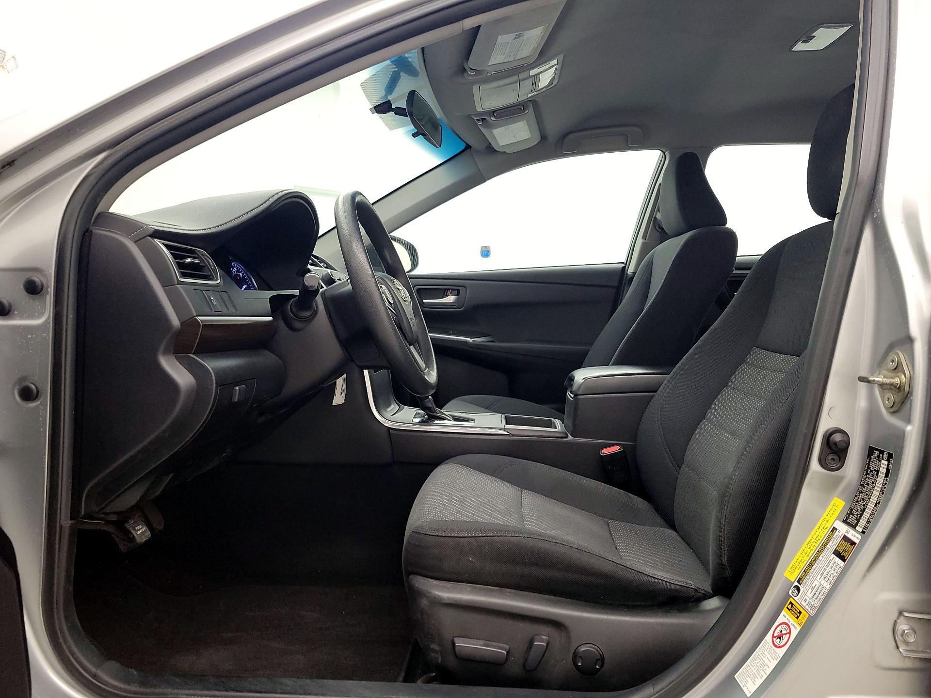 Thumbnail: 2016 Toyota Camry - 11