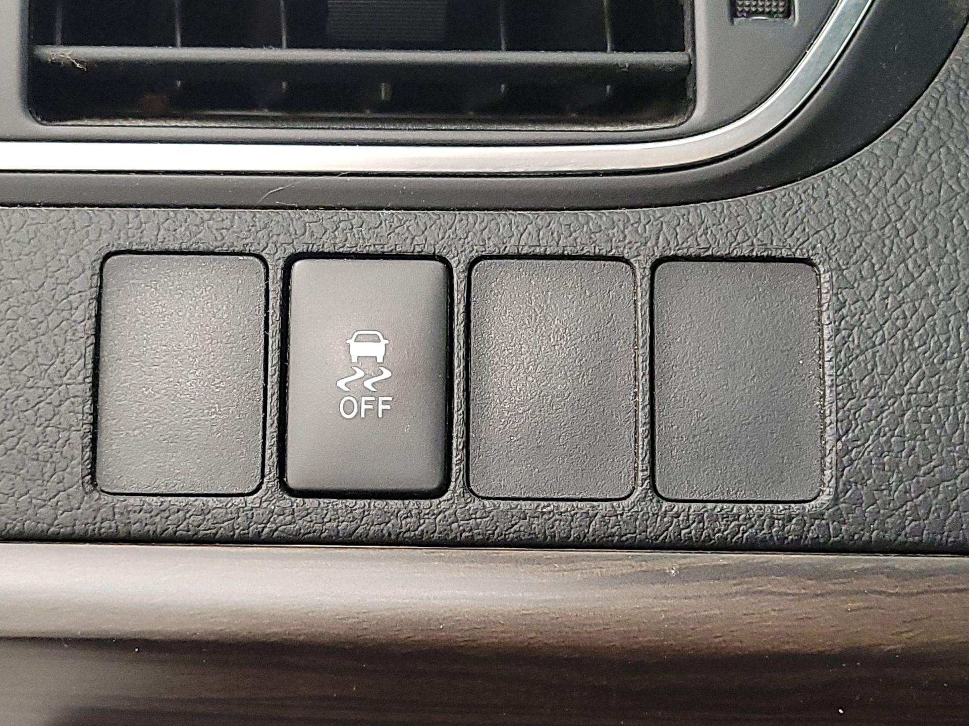 Thumbnail: 2016 Toyota Camry - 13