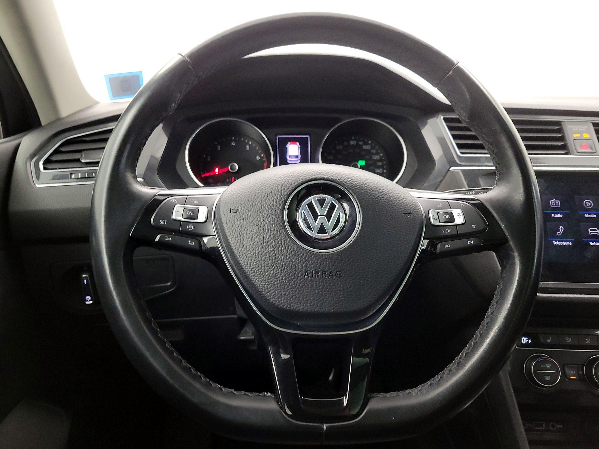 Thumbnail: 2019 Volkswagen Tiguan - 10