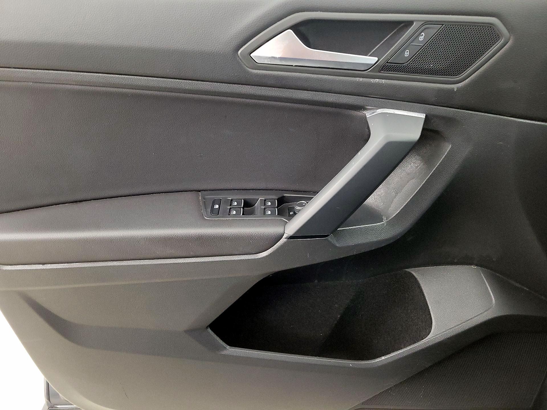 Thumbnail: 2019 Volkswagen Tiguan - 12