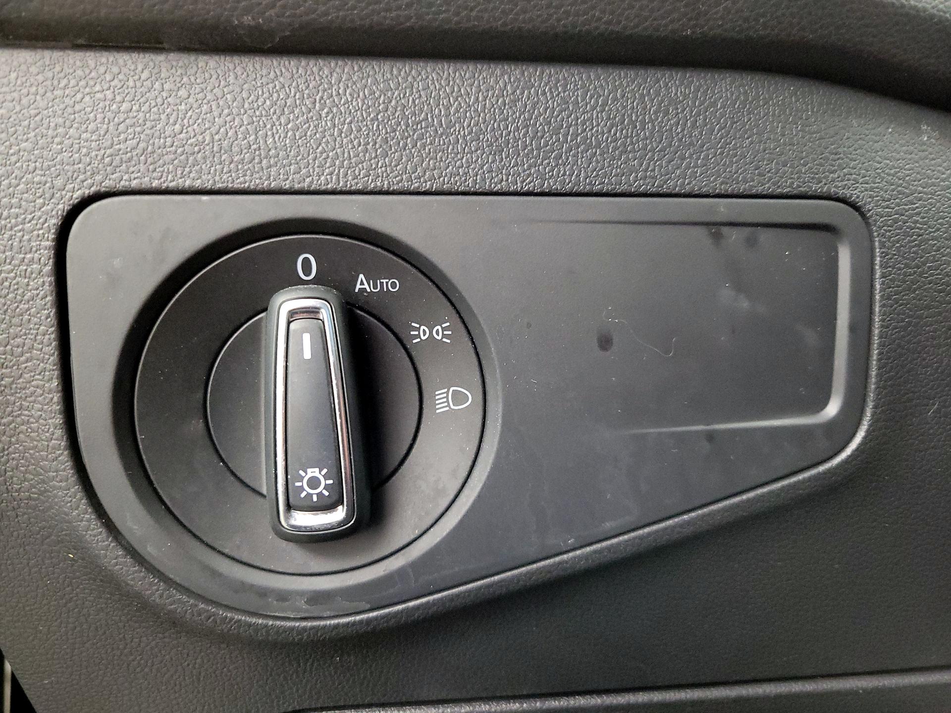 Thumbnail: 2019 Volkswagen Tiguan - 13