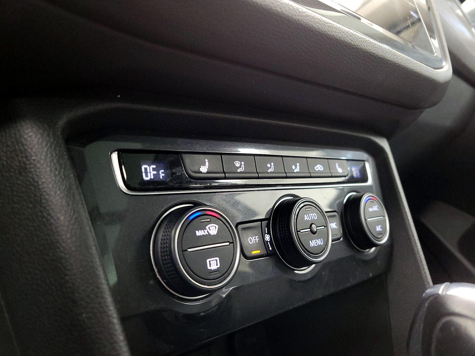 Thumbnail: 2019 Volkswagen Tiguan - 16