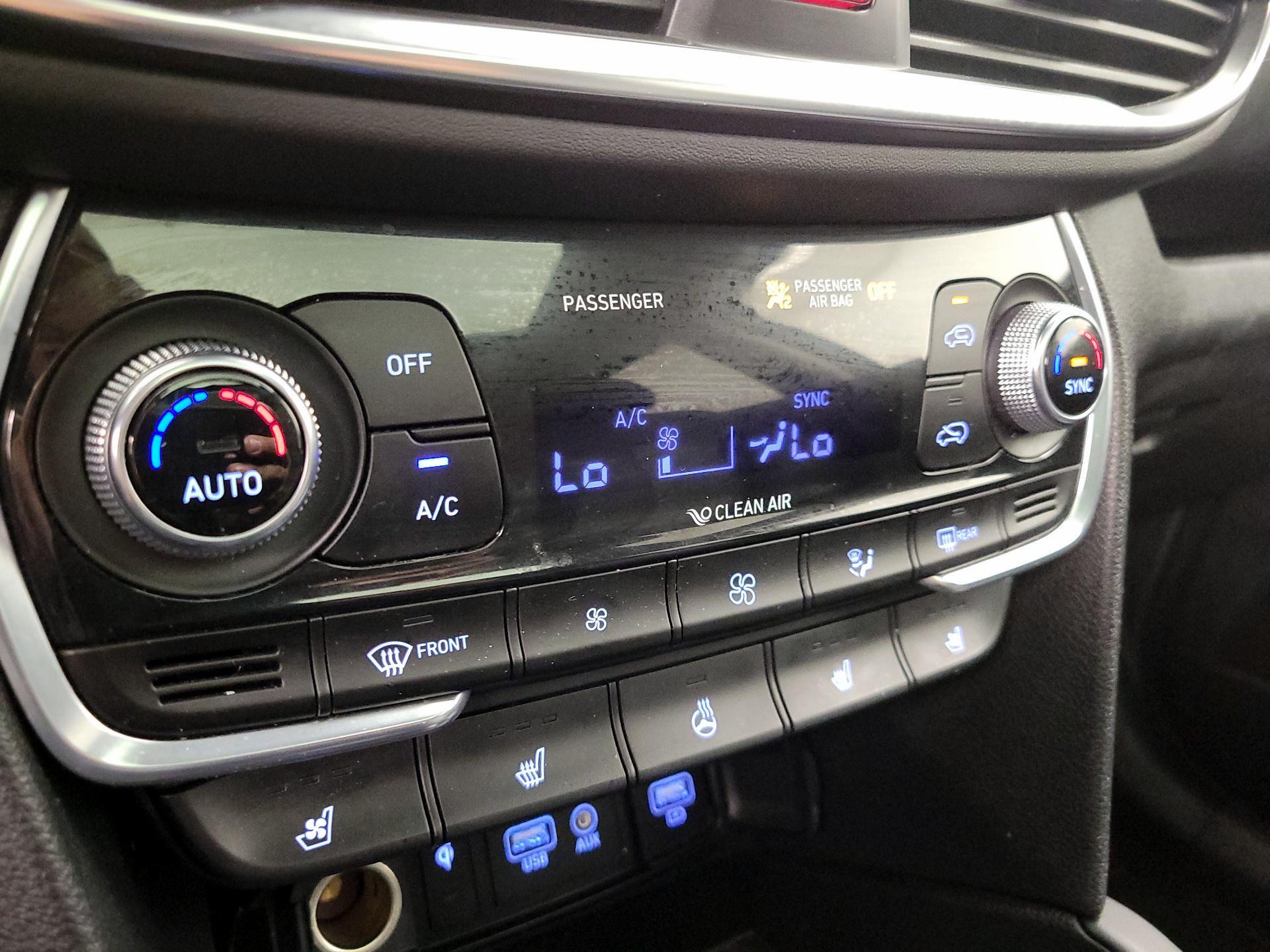Thumbnail: 2019 Hyundai Santa Fe - 17