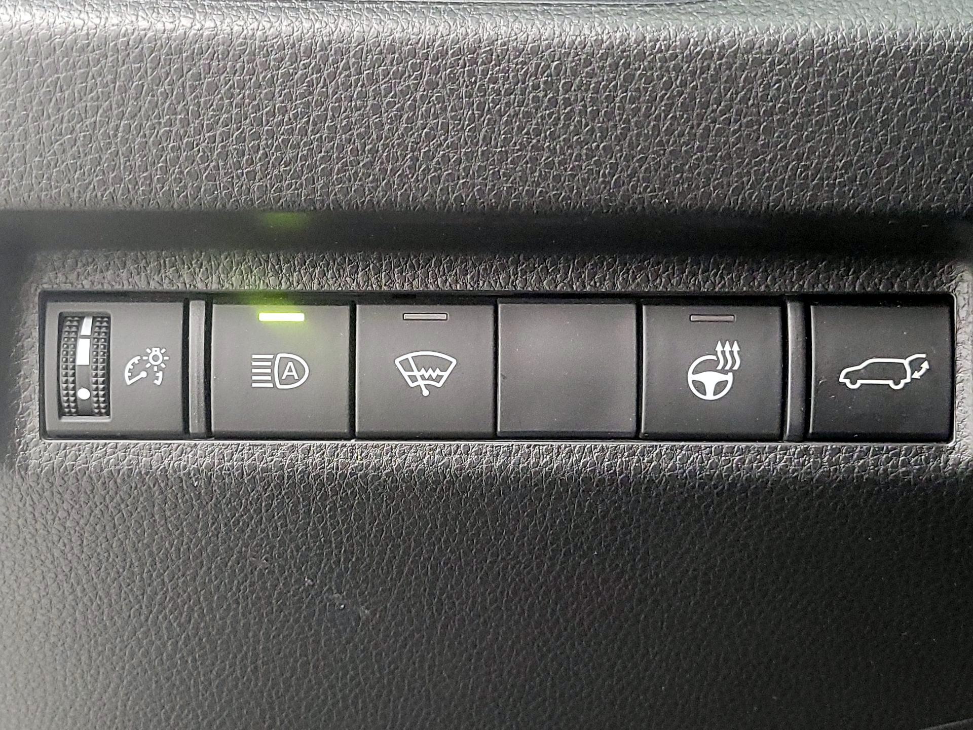 Thumbnail: 2022 Toyota RAV4 - 13