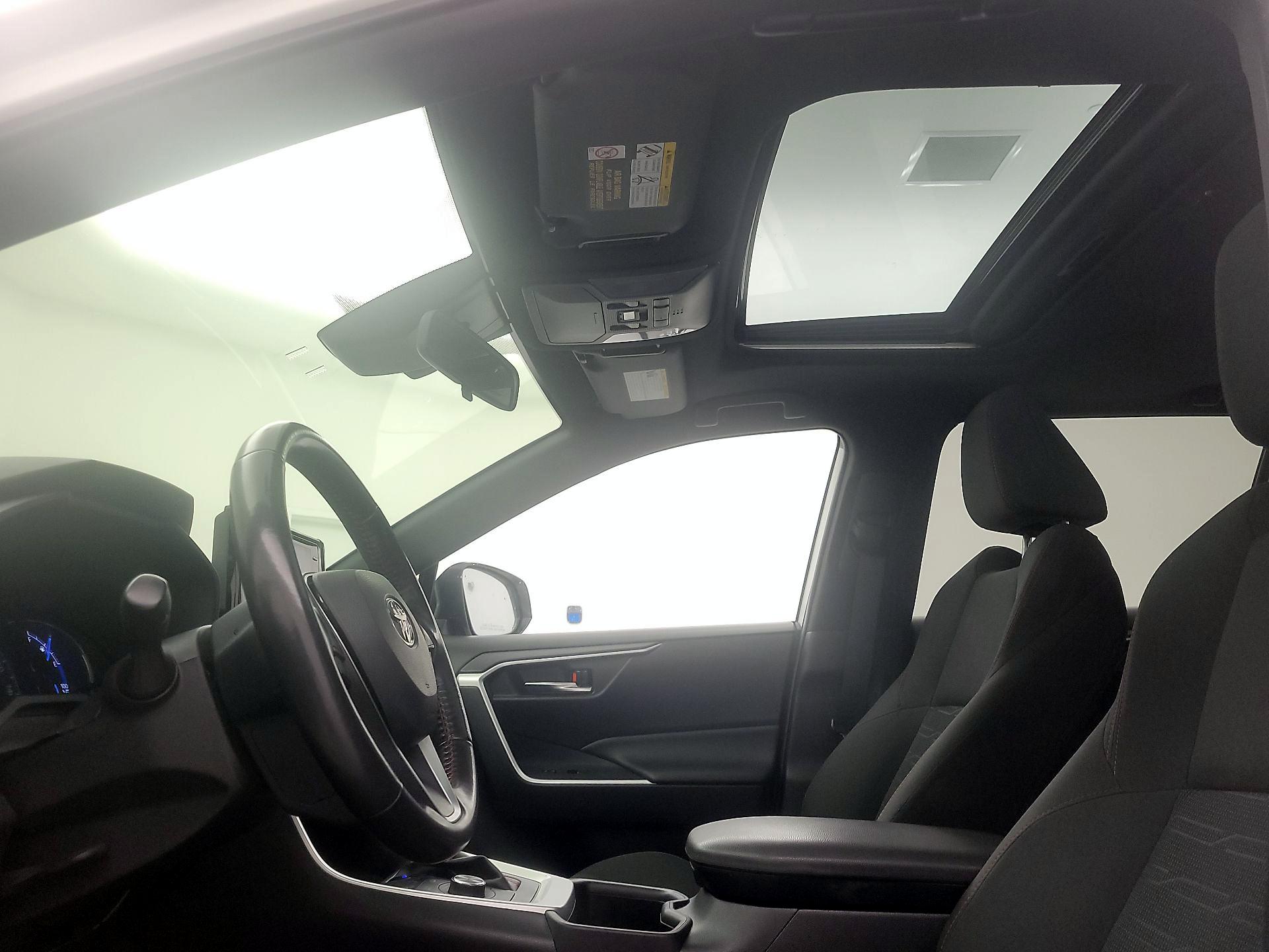 Thumbnail: 2022 Toyota RAV4 - 19