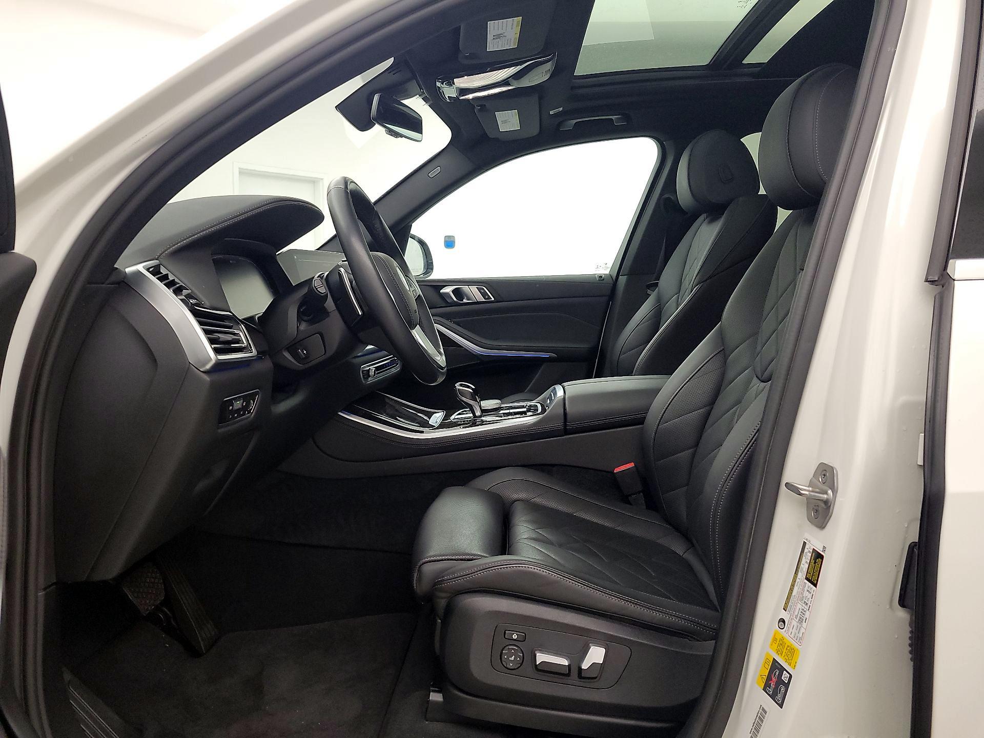 Thumbnail: 2023 BMW X5 - 11