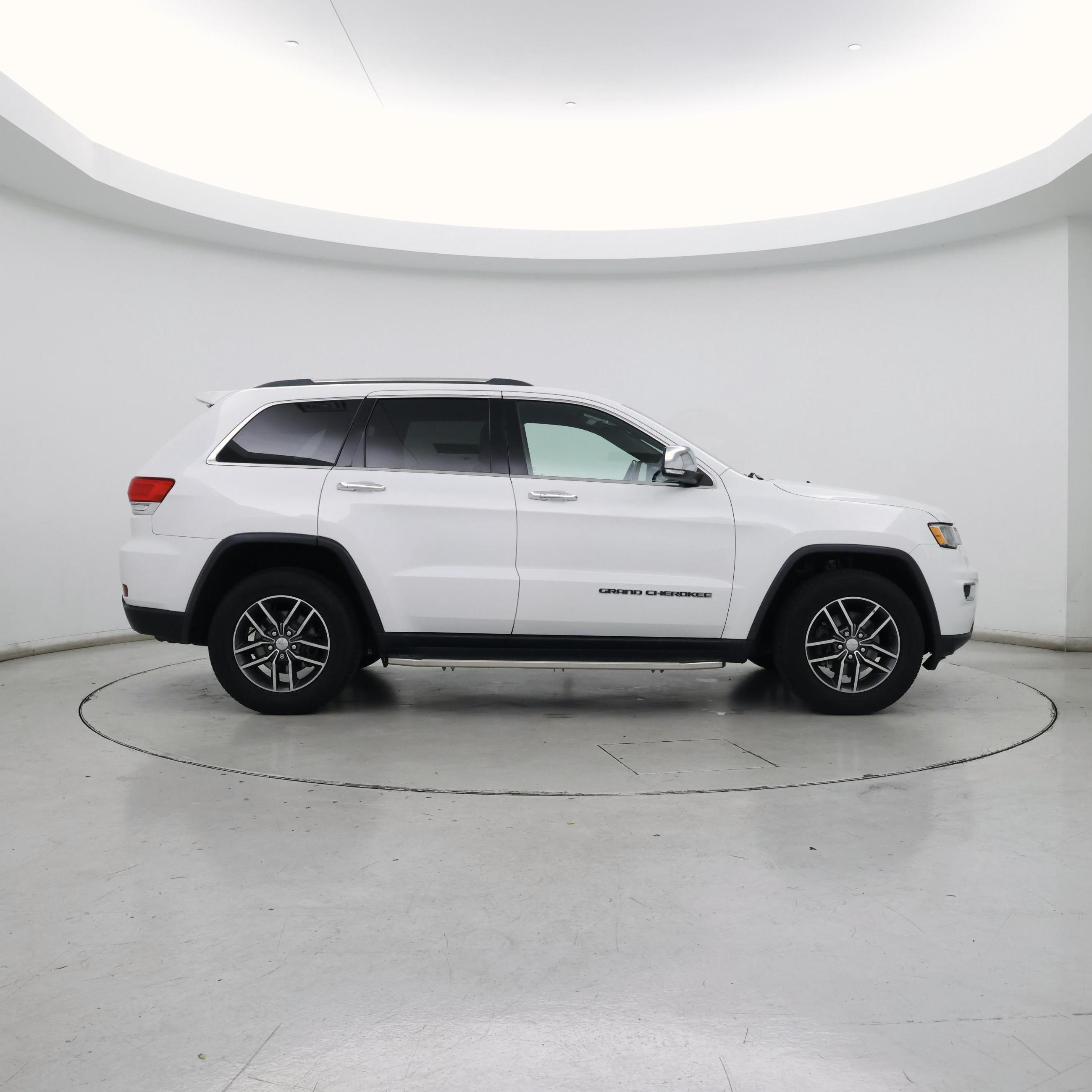 Thumbnail: 2018 Jeep Grand Cherokee - 7