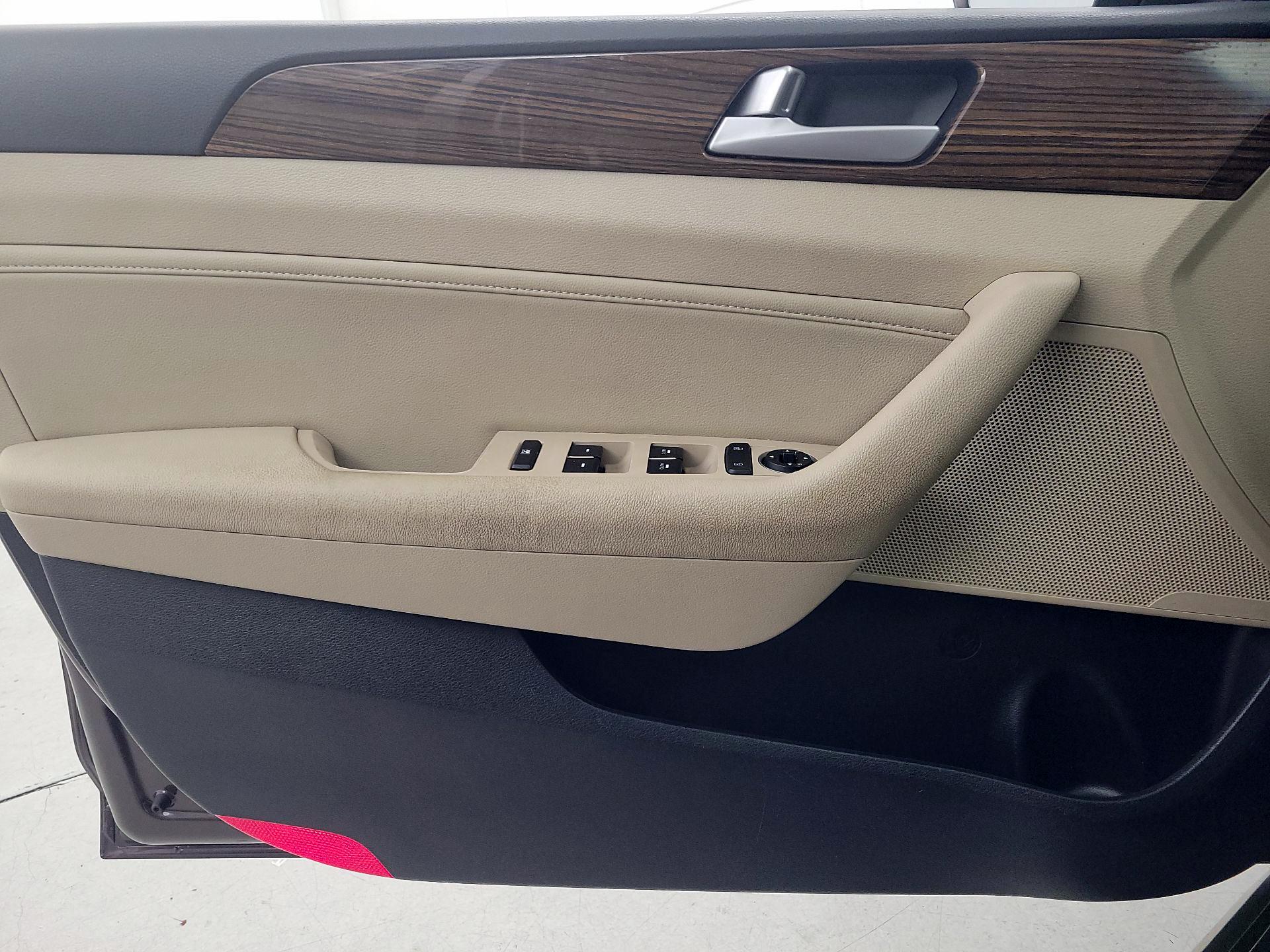 Thumbnail: 2017 Hyundai Sonata - 12