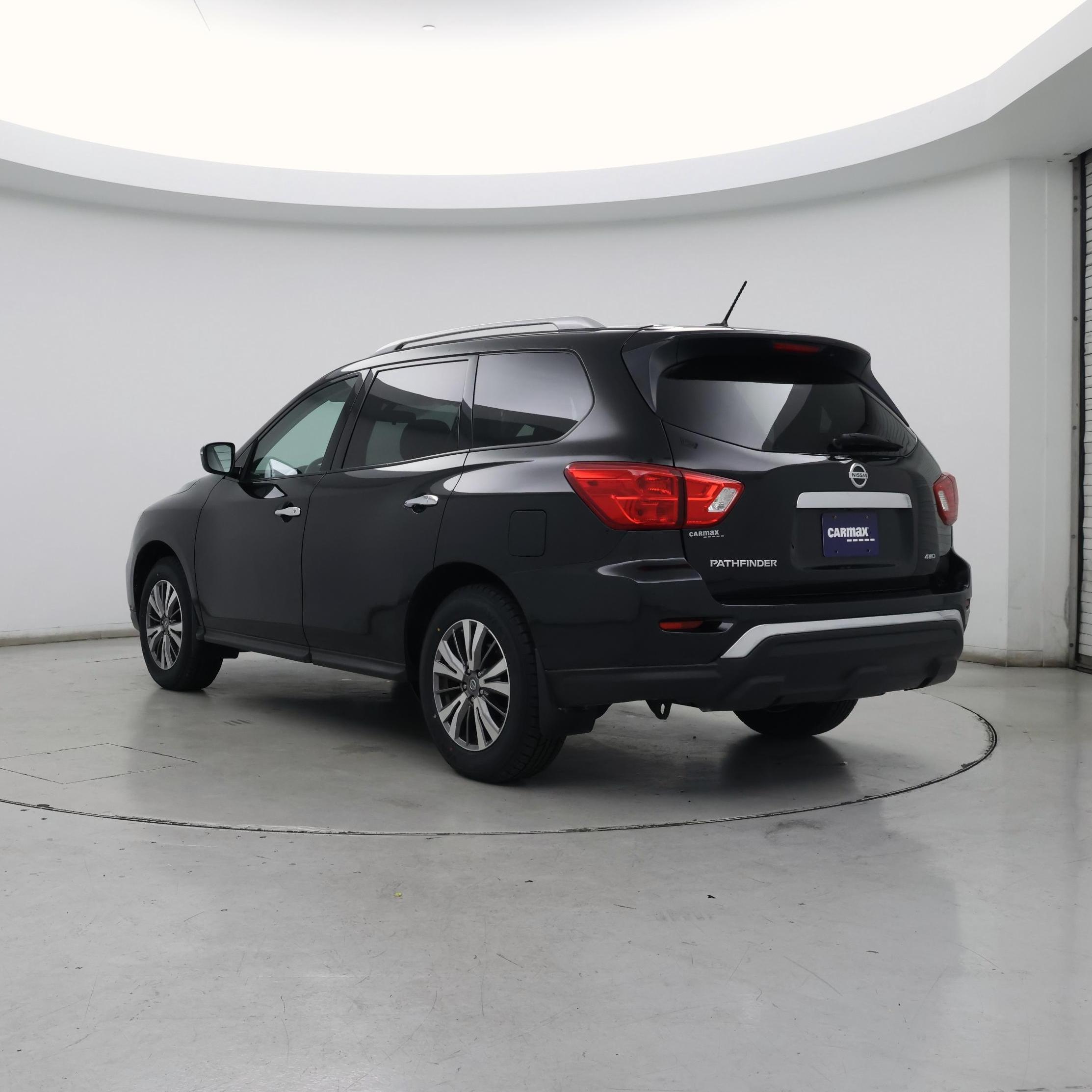 Thumbnail: 2018 Nissan Pathfinder - 2