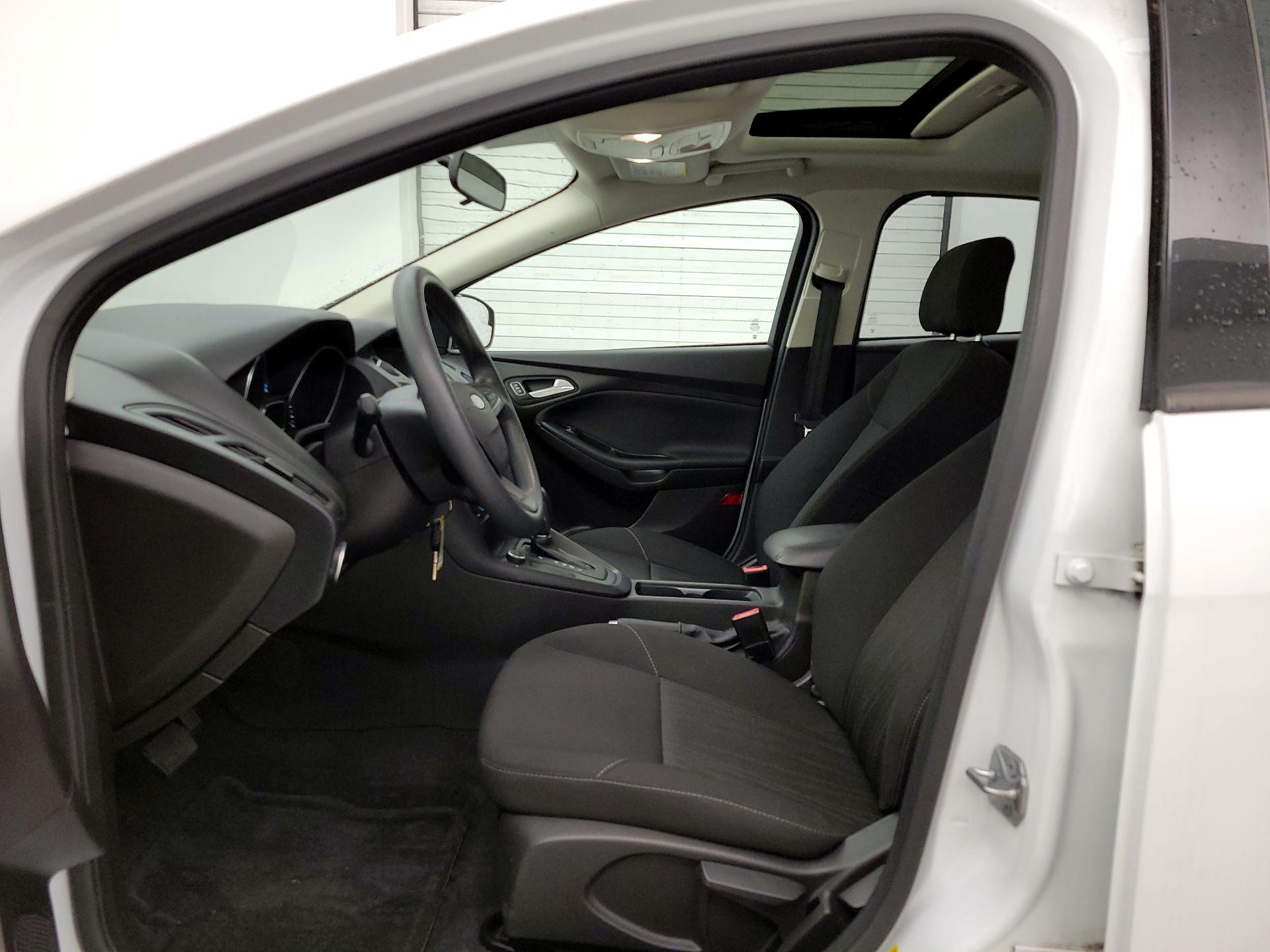 Thumbnail: 2016 Ford Focus - 11