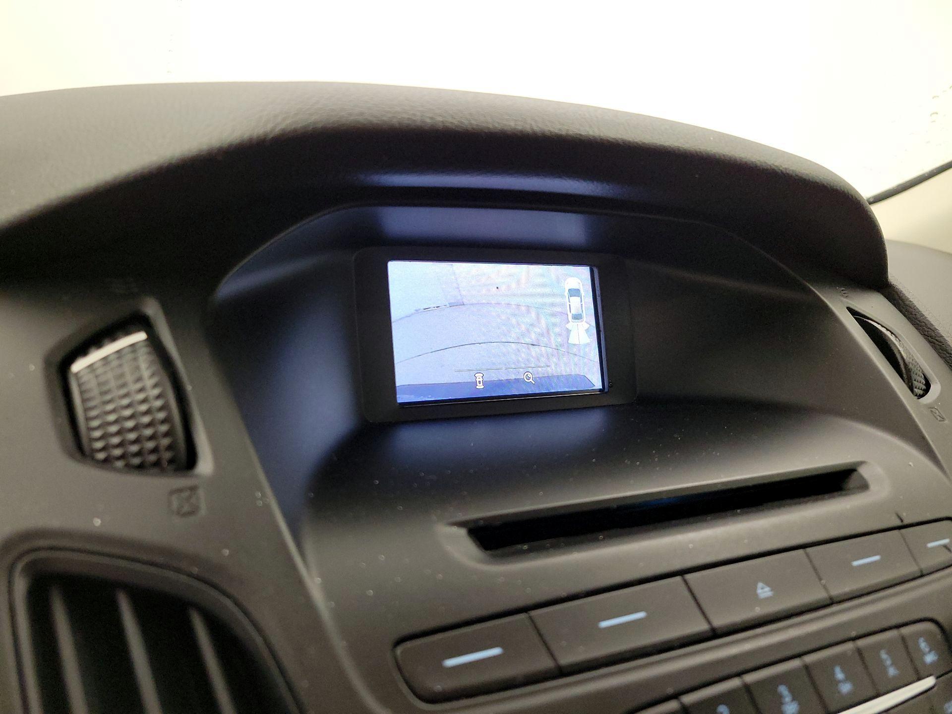 Thumbnail: 2016 Ford Focus - 14