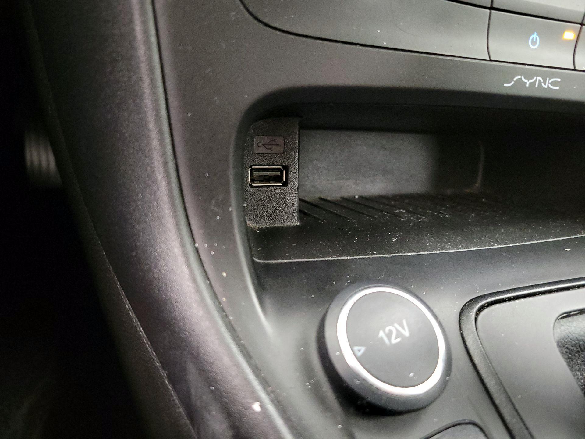 Thumbnail: 2016 Ford Focus - 18