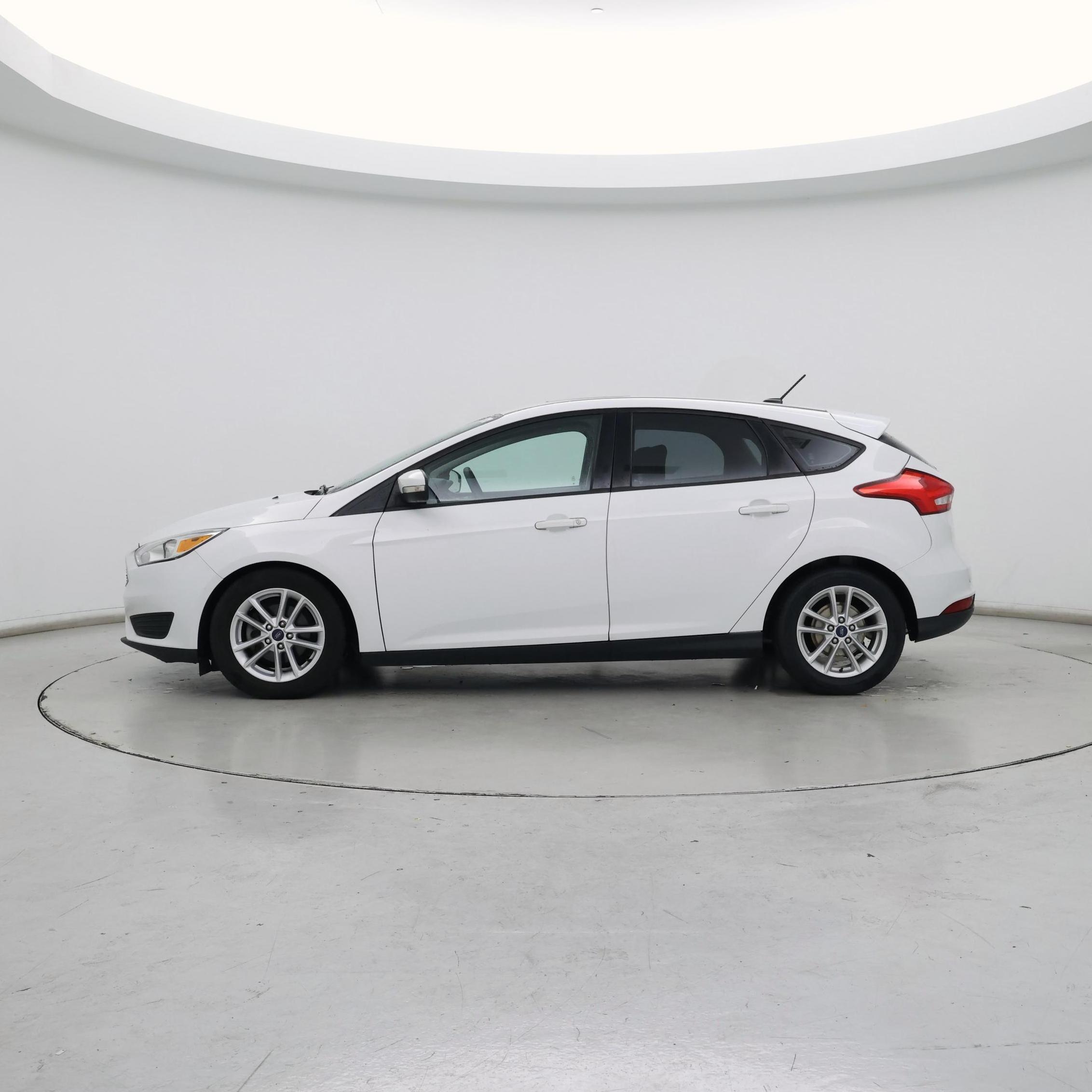 Thumbnail: 2016 Ford Focus - 3