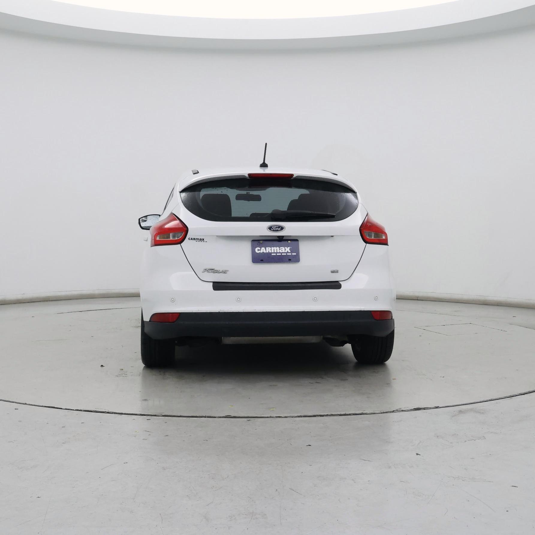 Thumbnail: 2016 Ford Focus - 6