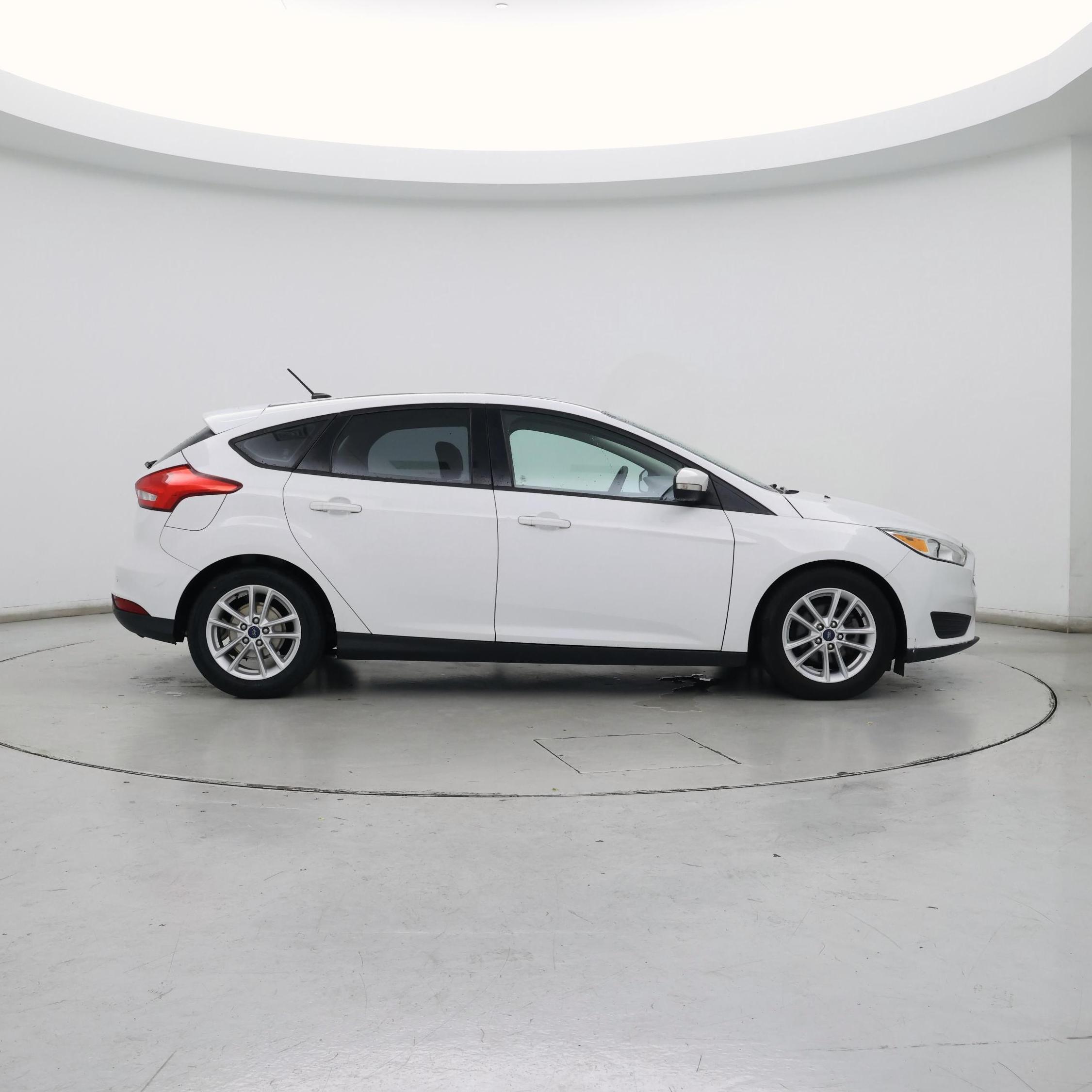 Thumbnail: 2016 Ford Focus - 7