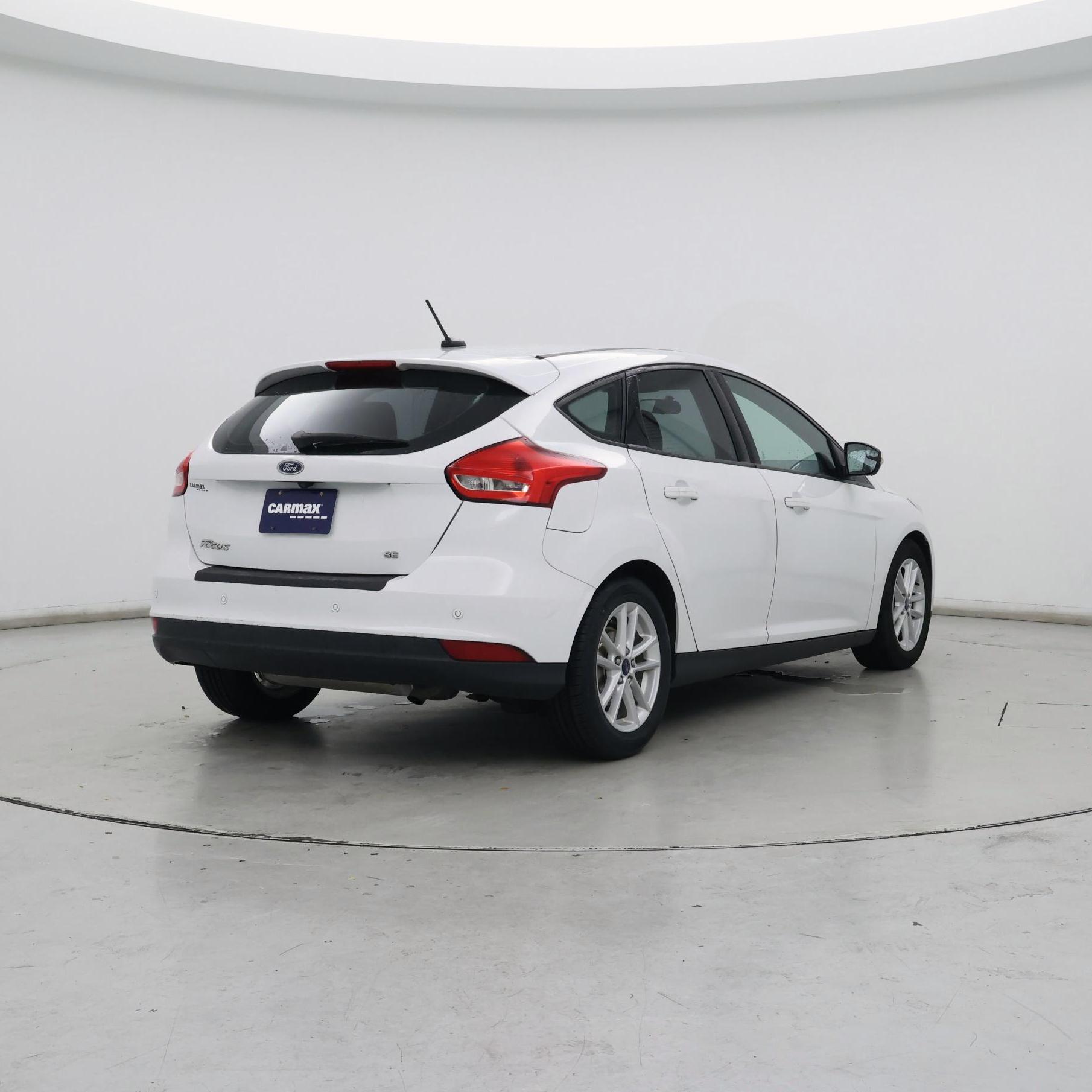 Thumbnail: 2016 Ford Focus - 8