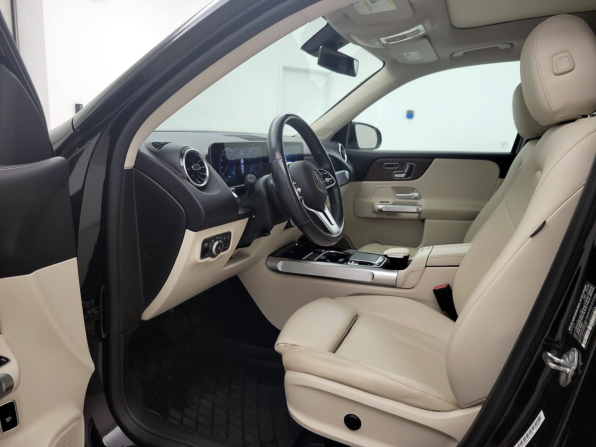 Thumbnail: 2020 Mercedes-Benz GLB - 11