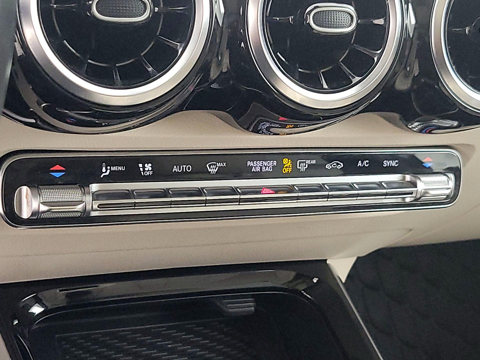 Thumbnail: 2020 Mercedes-Benz GLB - 16