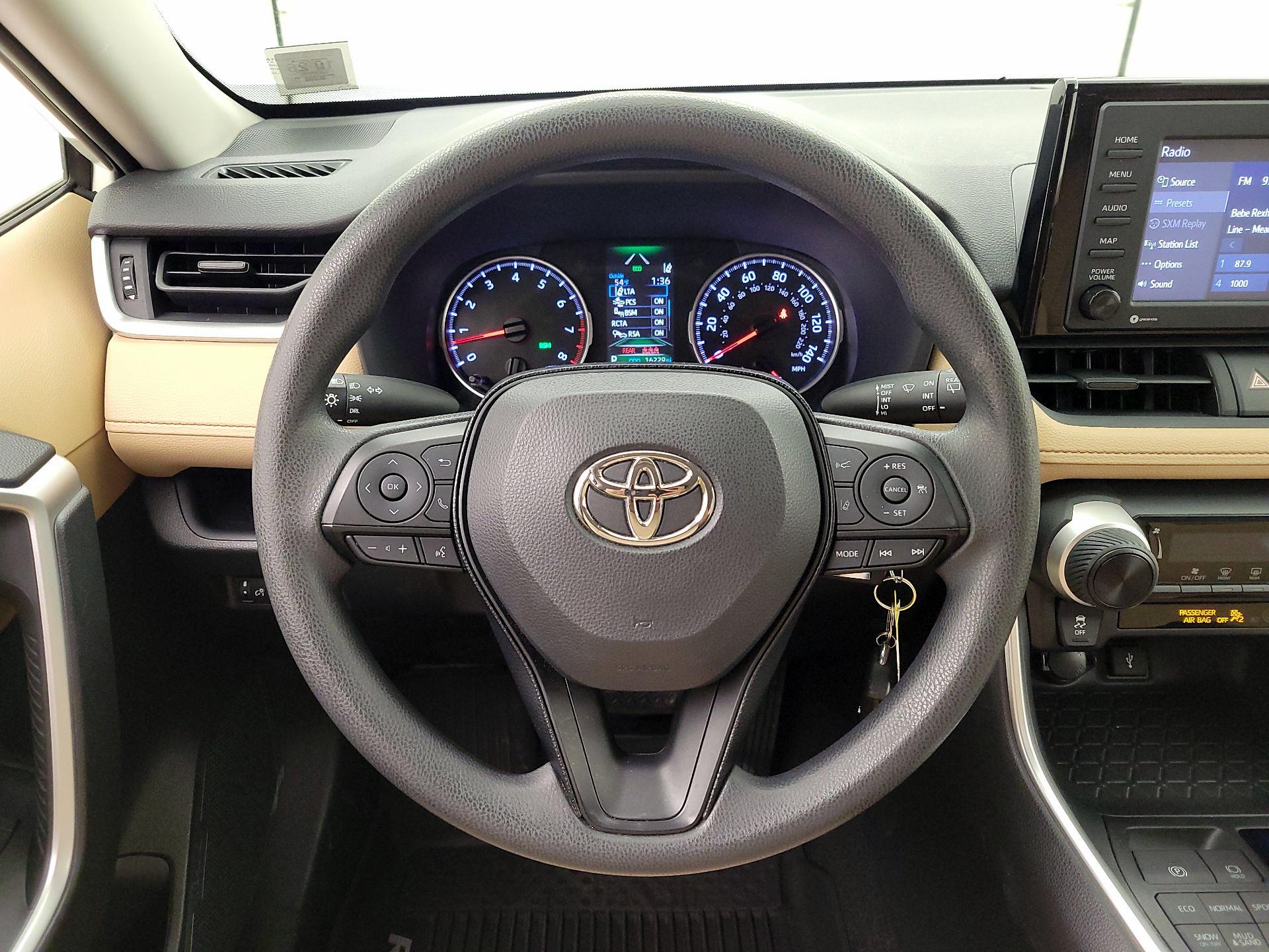 Thumbnail: 2020 Toyota RAV4 - 10