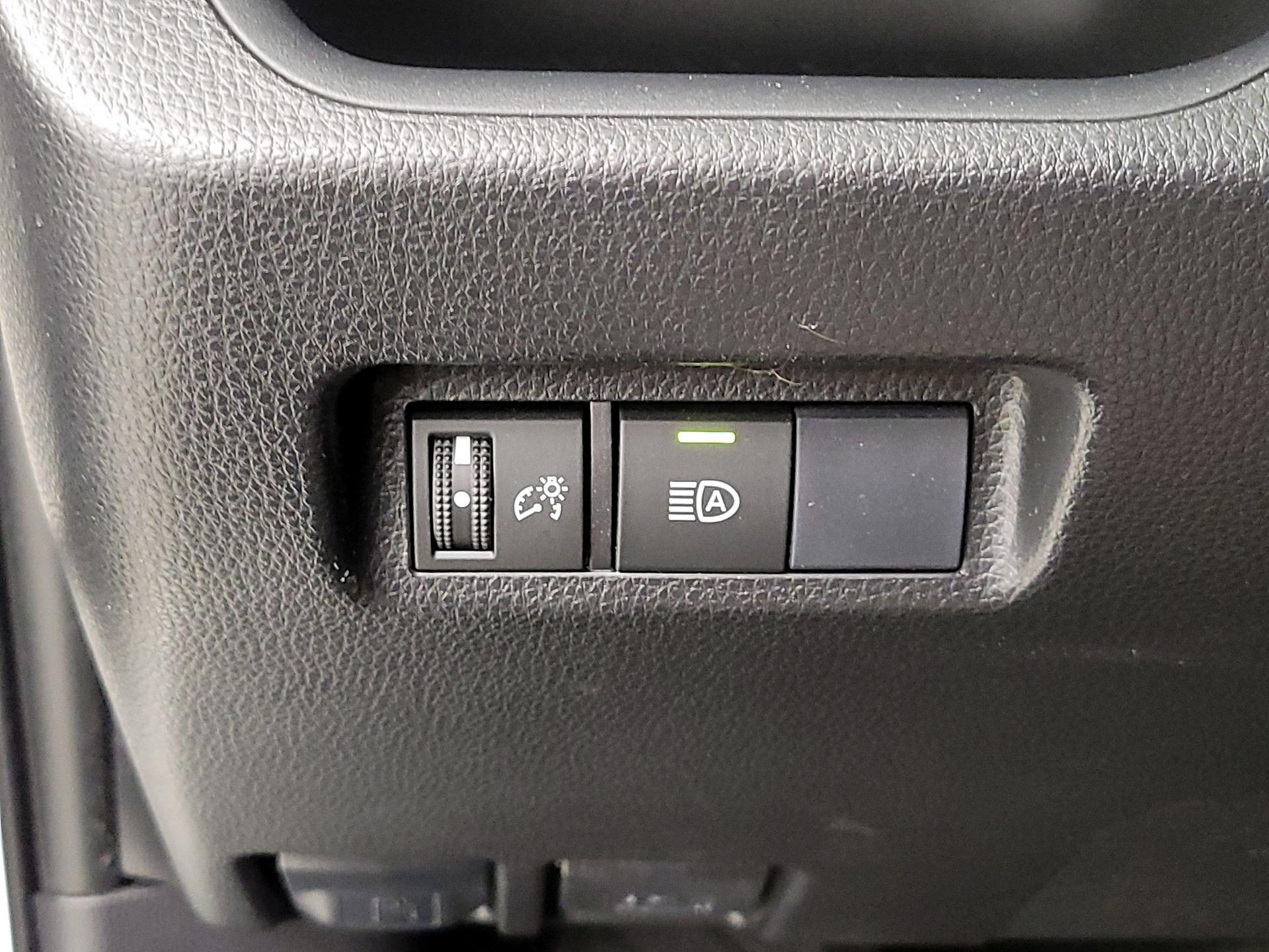 Thumbnail: 2020 Toyota RAV4 - 13