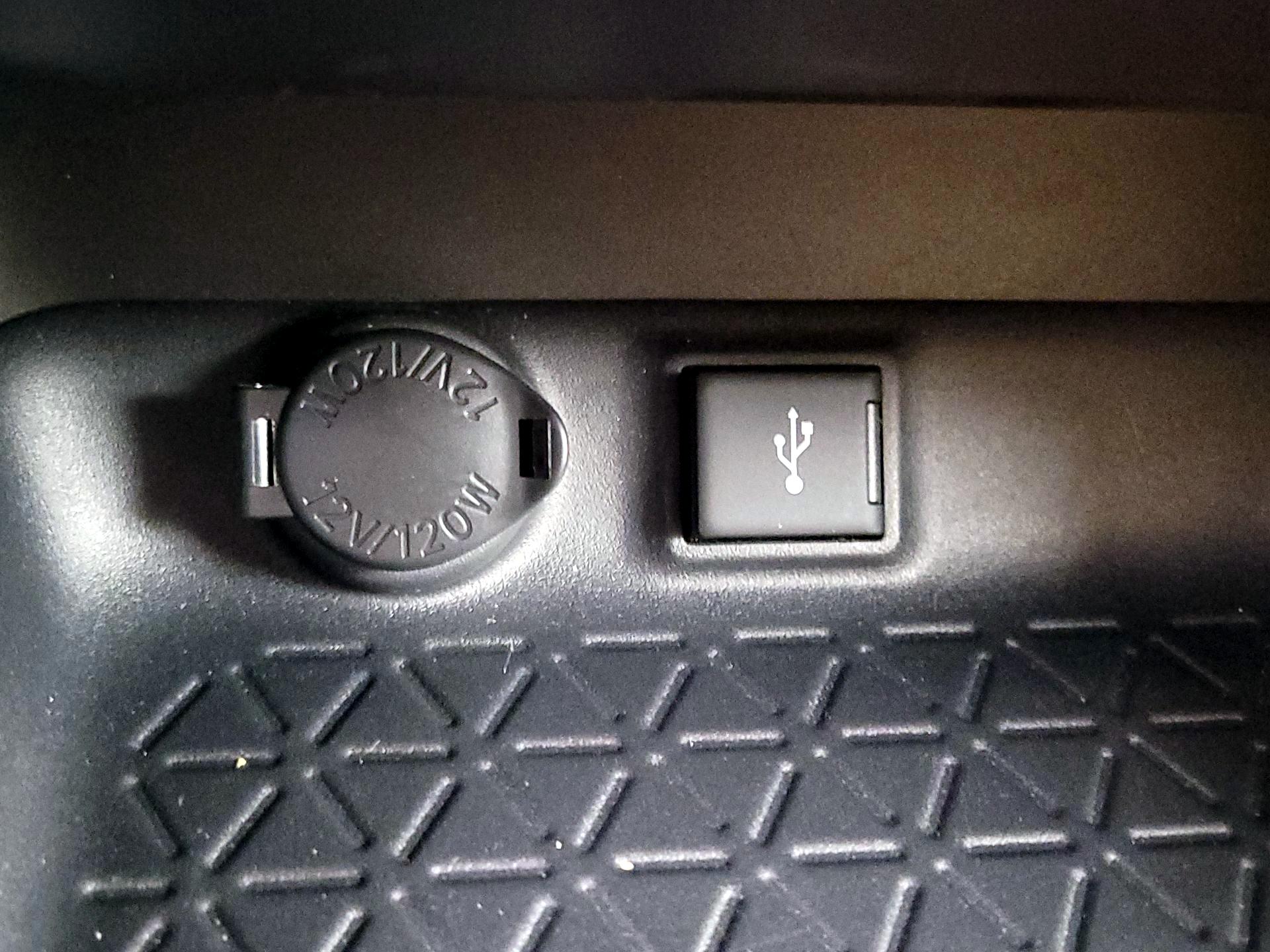 Thumbnail: 2020 Toyota RAV4 - 18